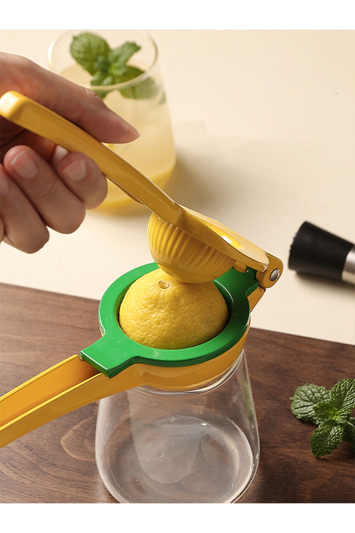 Choice-2-In-1 Lemon Lime Squeezer - Hand Juicer Lemon Squeezer - Max Extraction Manual Citrus Juicer 7