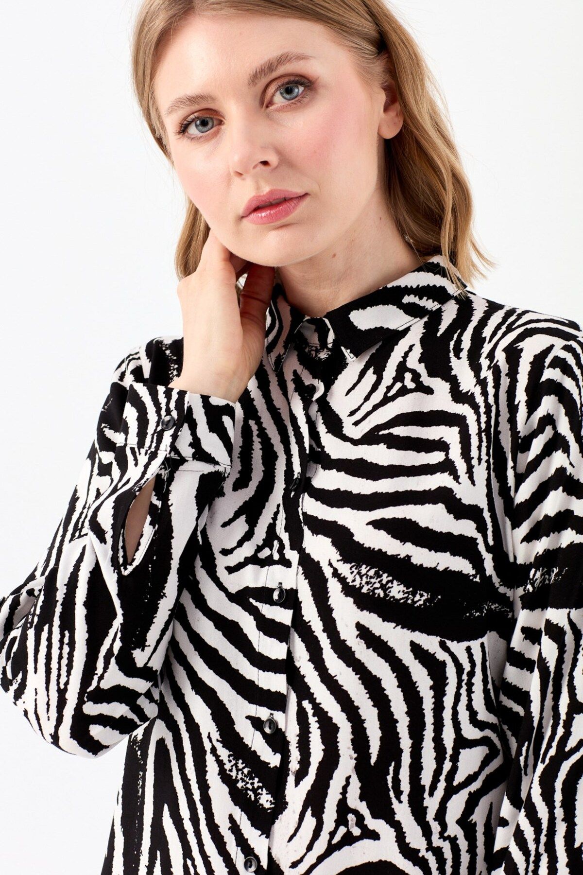 Esswaap-Ecru Tunic - Zebra Pattern 3