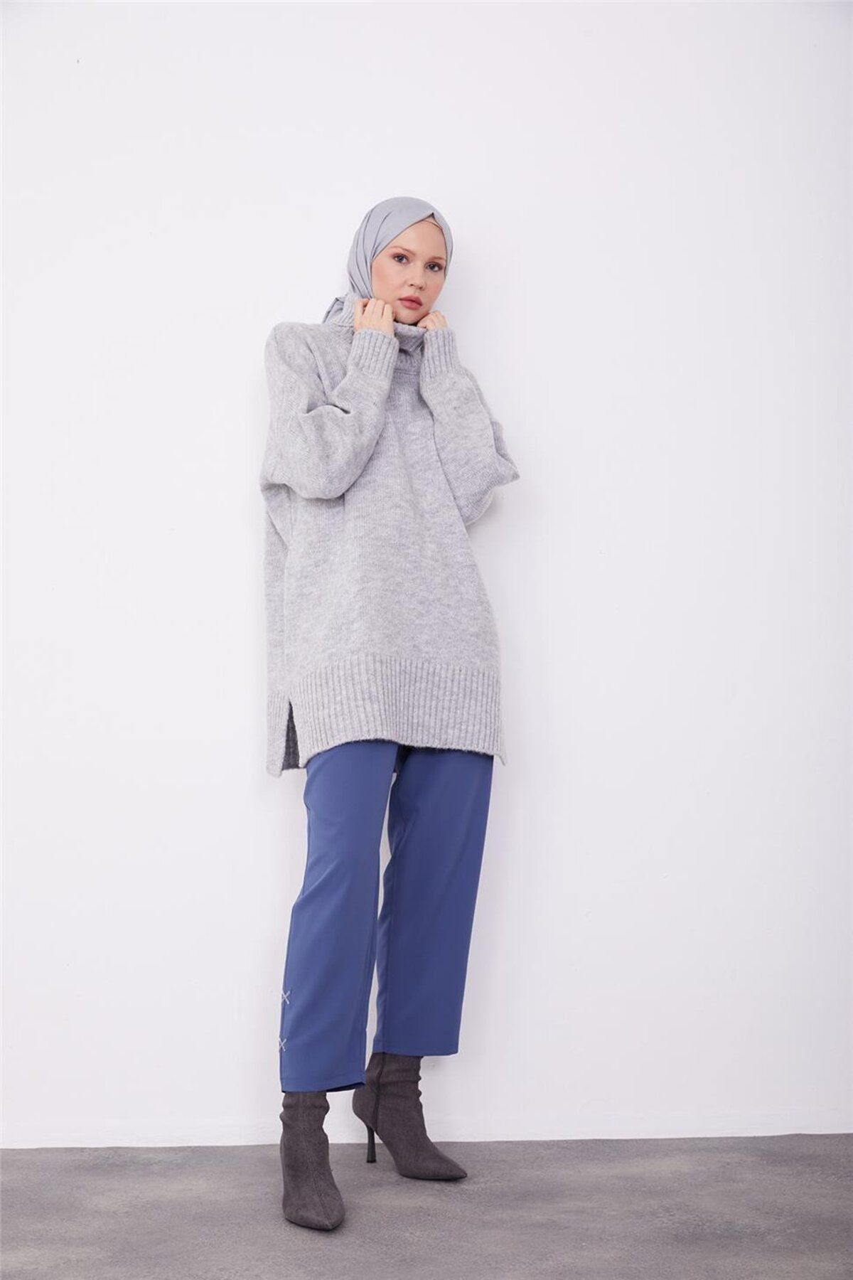 شلوار ساق دوزی 23k2507 نیلی Armine