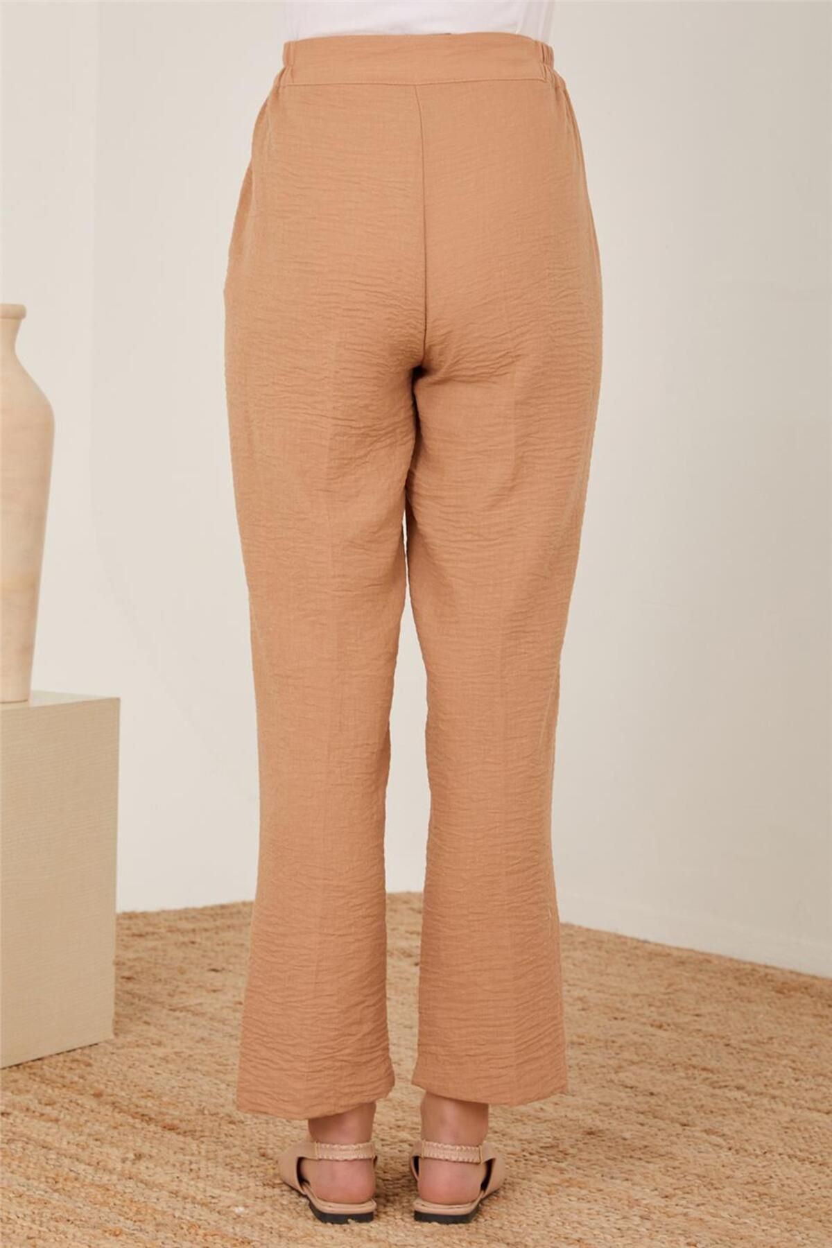 Armine-Pantaloni de culoare bej cu detaliu picior 23y2423 5