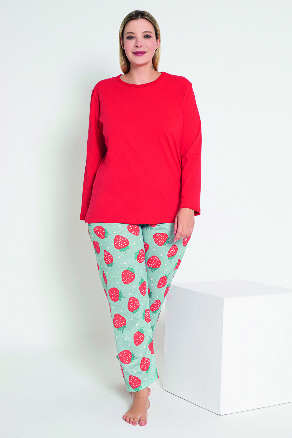 MyBen-Red Strawberry Patterned Long Sleeve Women's Pajamas Set - B-45 1
