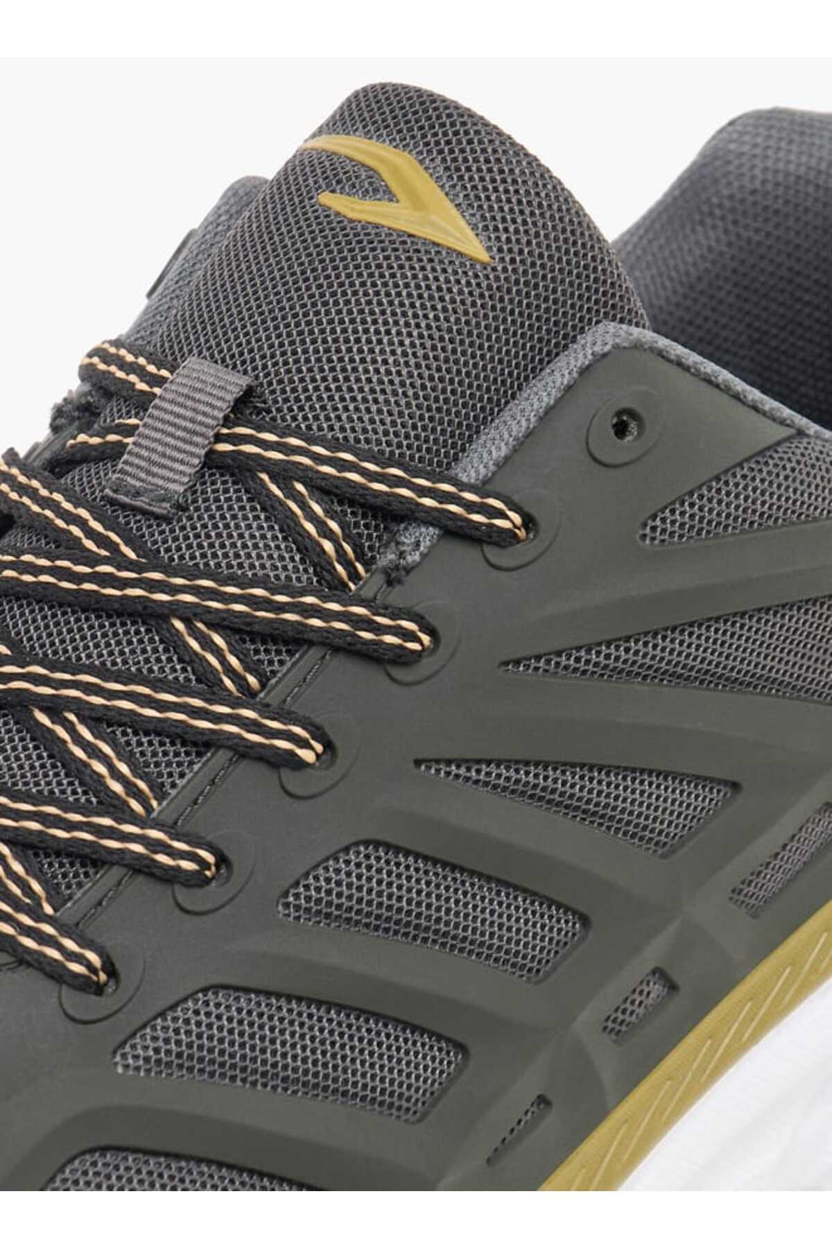 Dash-Panelled Shoes with Lace-Up Closure 4