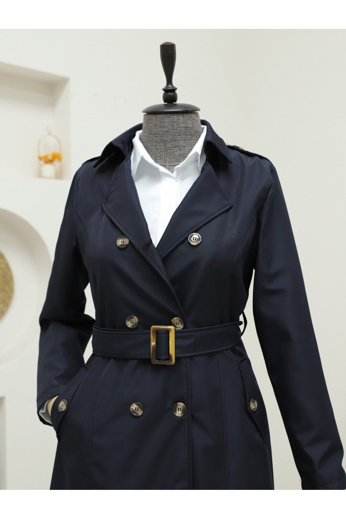 Modamorfo-Marineblauer Trenchcoat mit Knöpfen und Gürtel 4