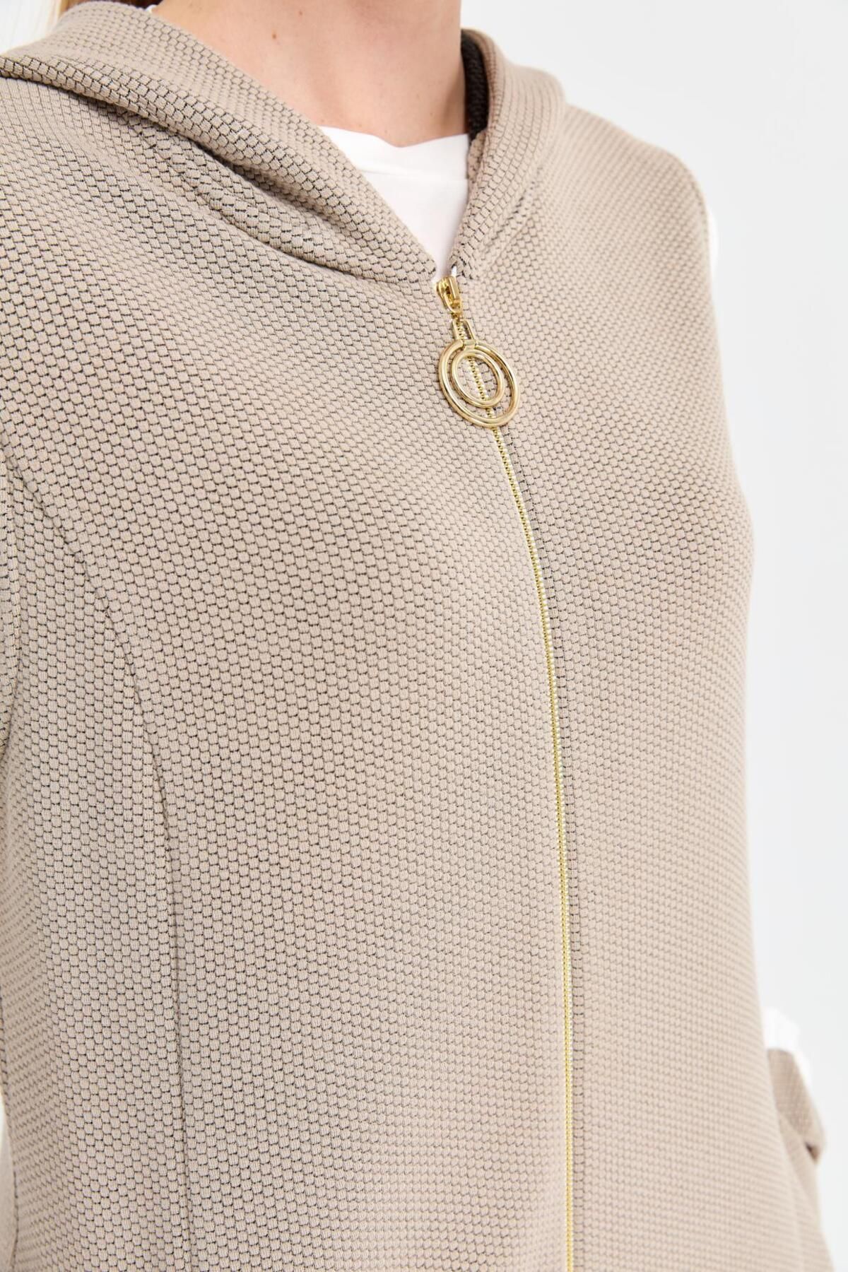 Esswaap-Mink Pique Textured Suit with Inner and Outer Vest 5
