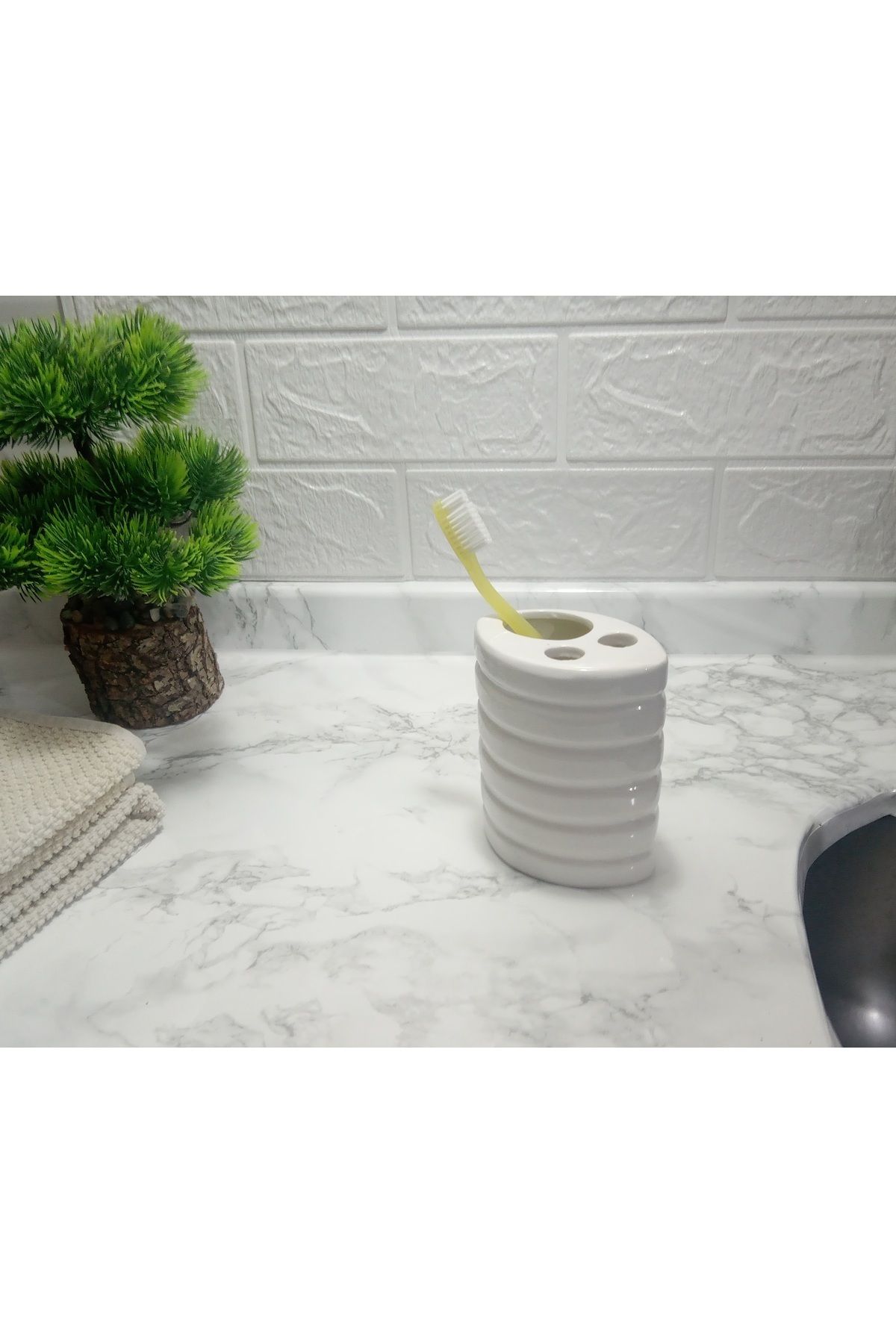 Bosphorus-9X6X11CM Ceramic External Brush Holder Oval Striped Bathroom Set 3