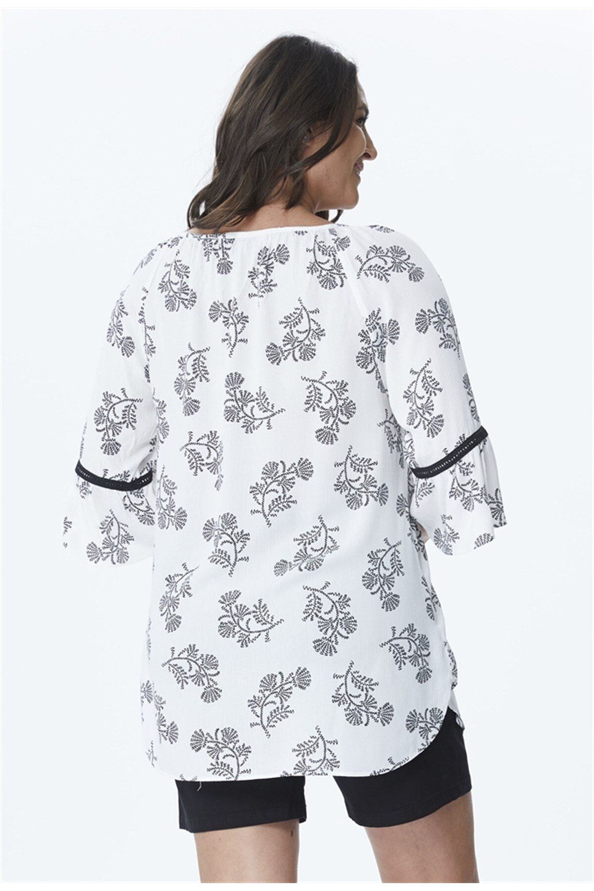MYLİNE-Round Neck Contrast Accessory Blouse 2