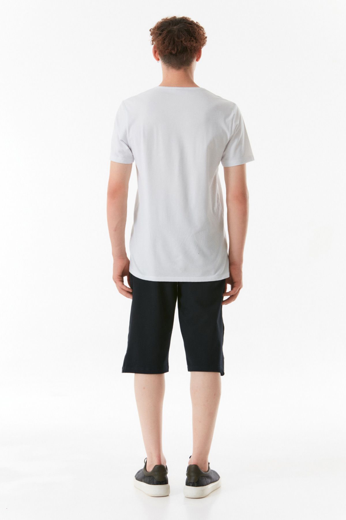 Fulla Moda-Basic Shorts with Pockets and Elastic Waist 4
