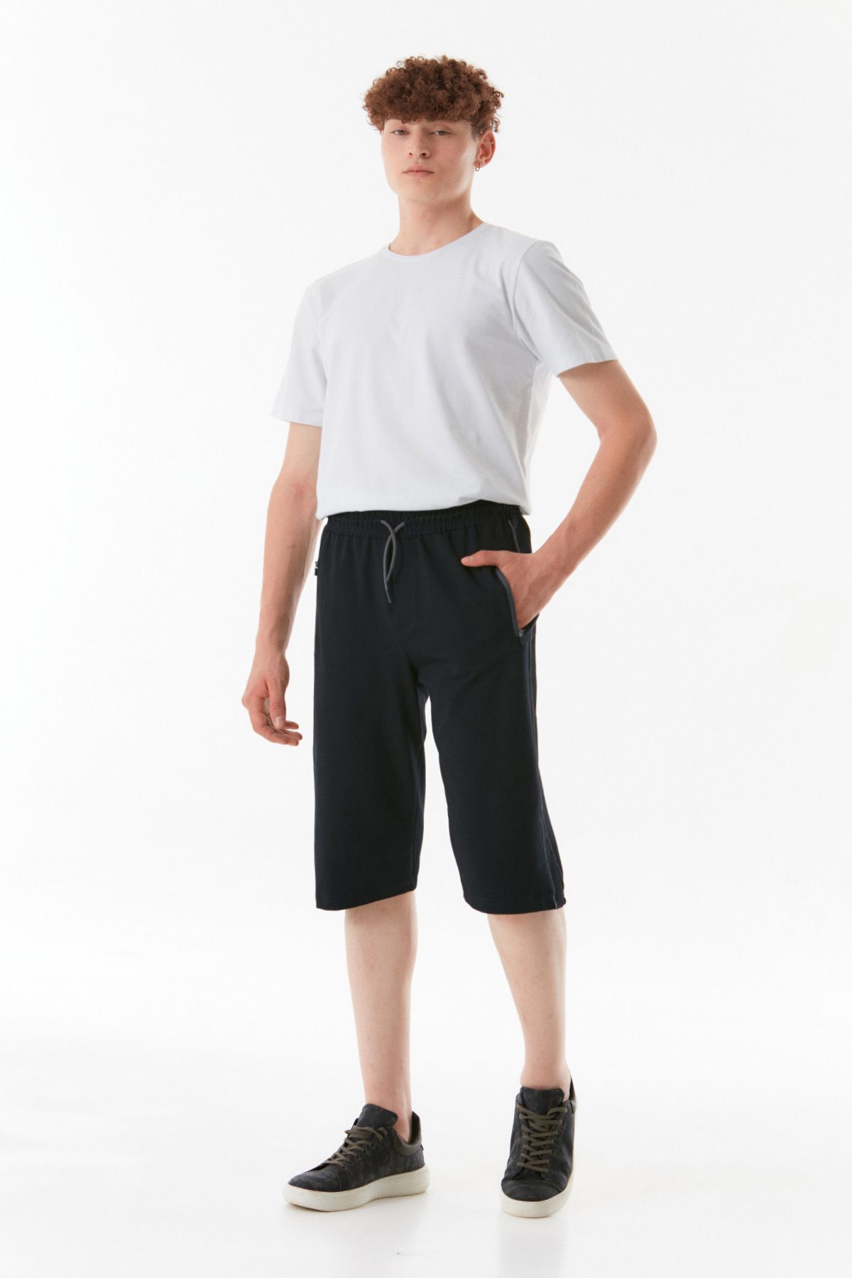 Fulla Moda-Basic Shorts with Pockets and Elastic Waist 2