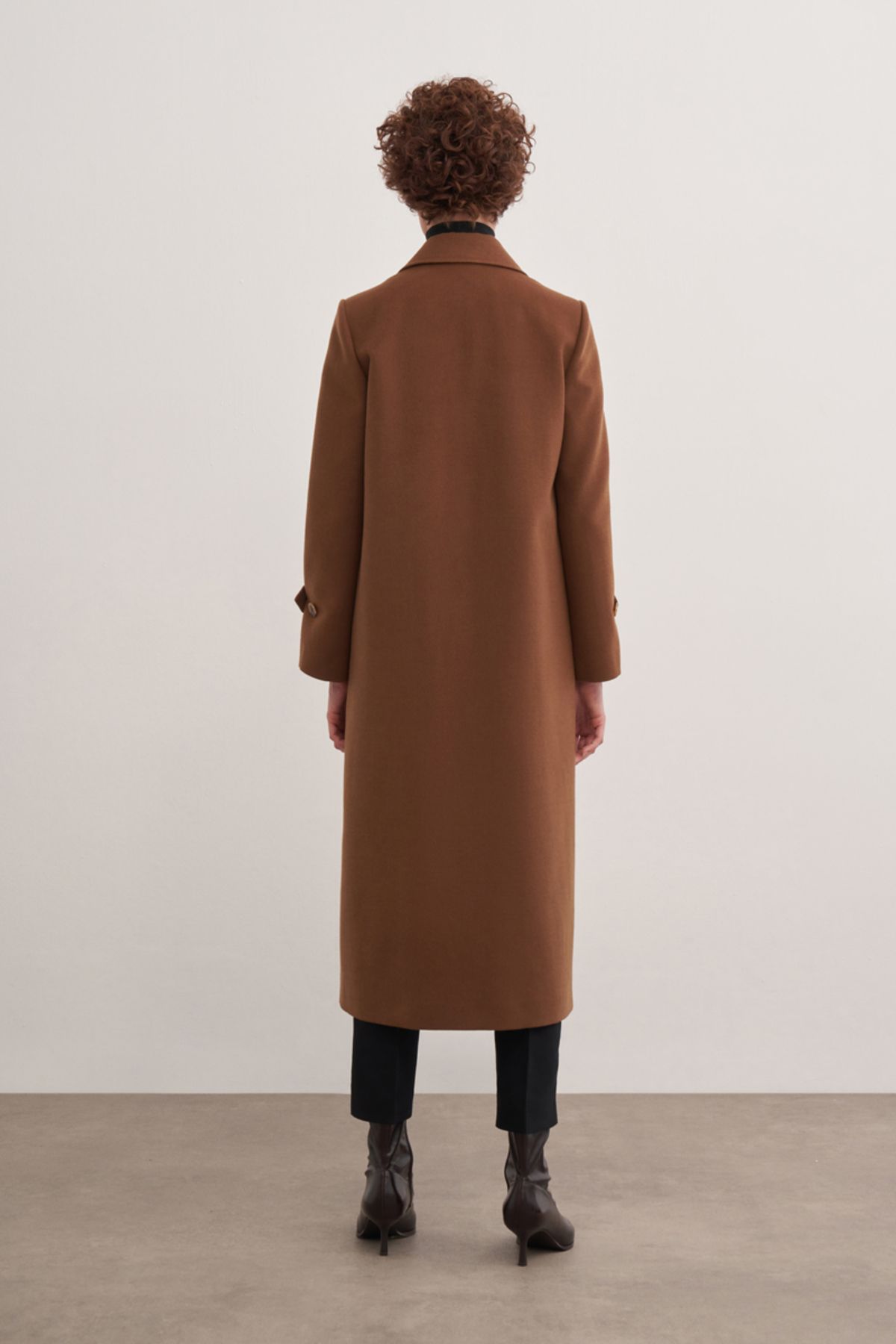 Aker-Modest Coat - Brown - Basic 6