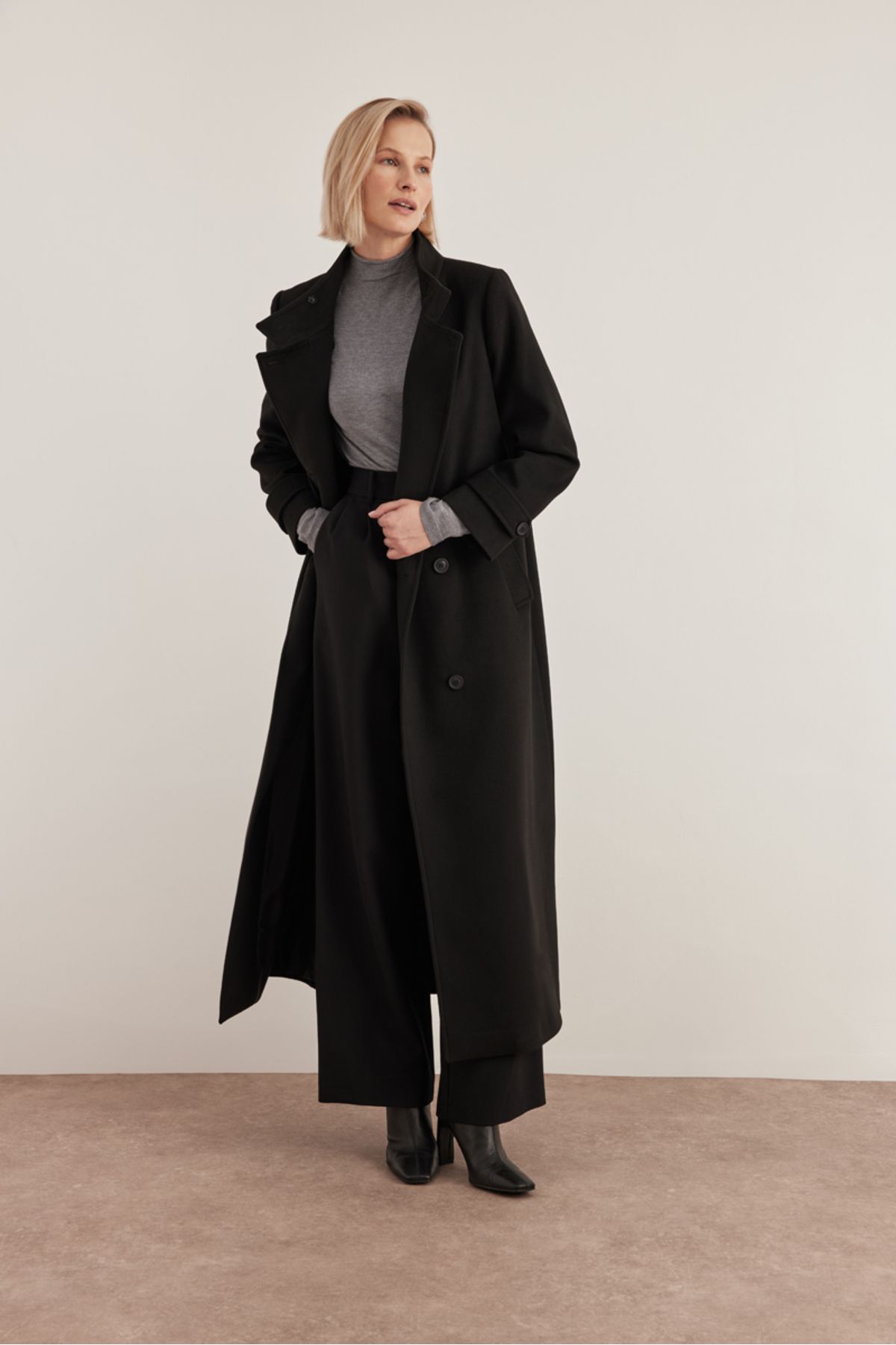 Aker-Judge Collar False Sleeve Coat 4