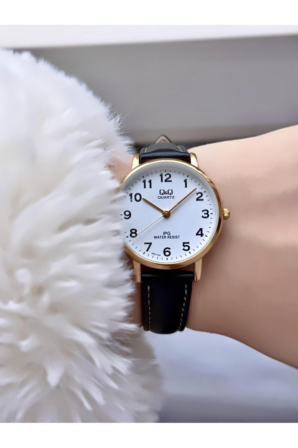 Q&Q-  Minimal Elegant Slim Case Women's Leather Cord Wristwatch 2