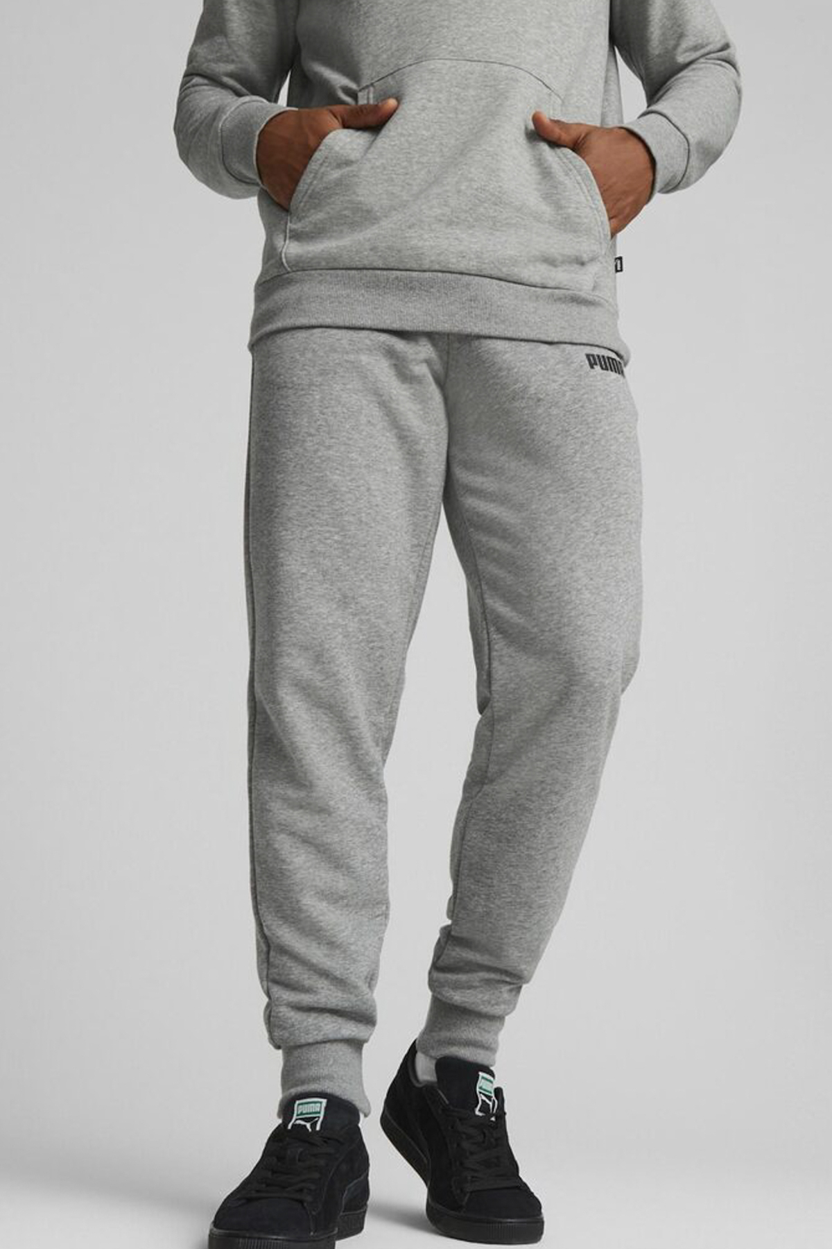 Puma Niezbędne logo