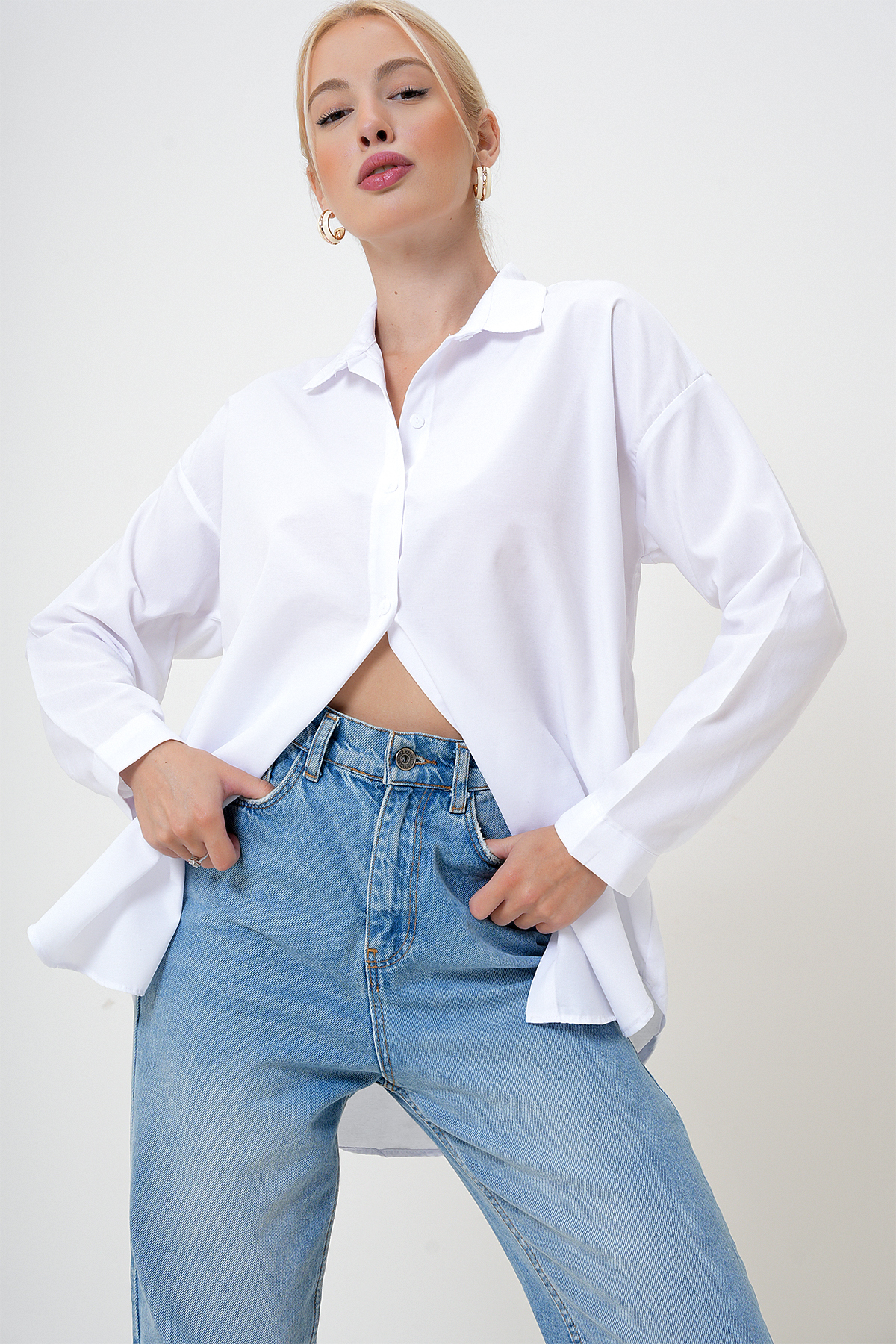 VAGGON Weißes Oversize-Damenhemd – langes Basic-gewebtes Hemd, PRM1098