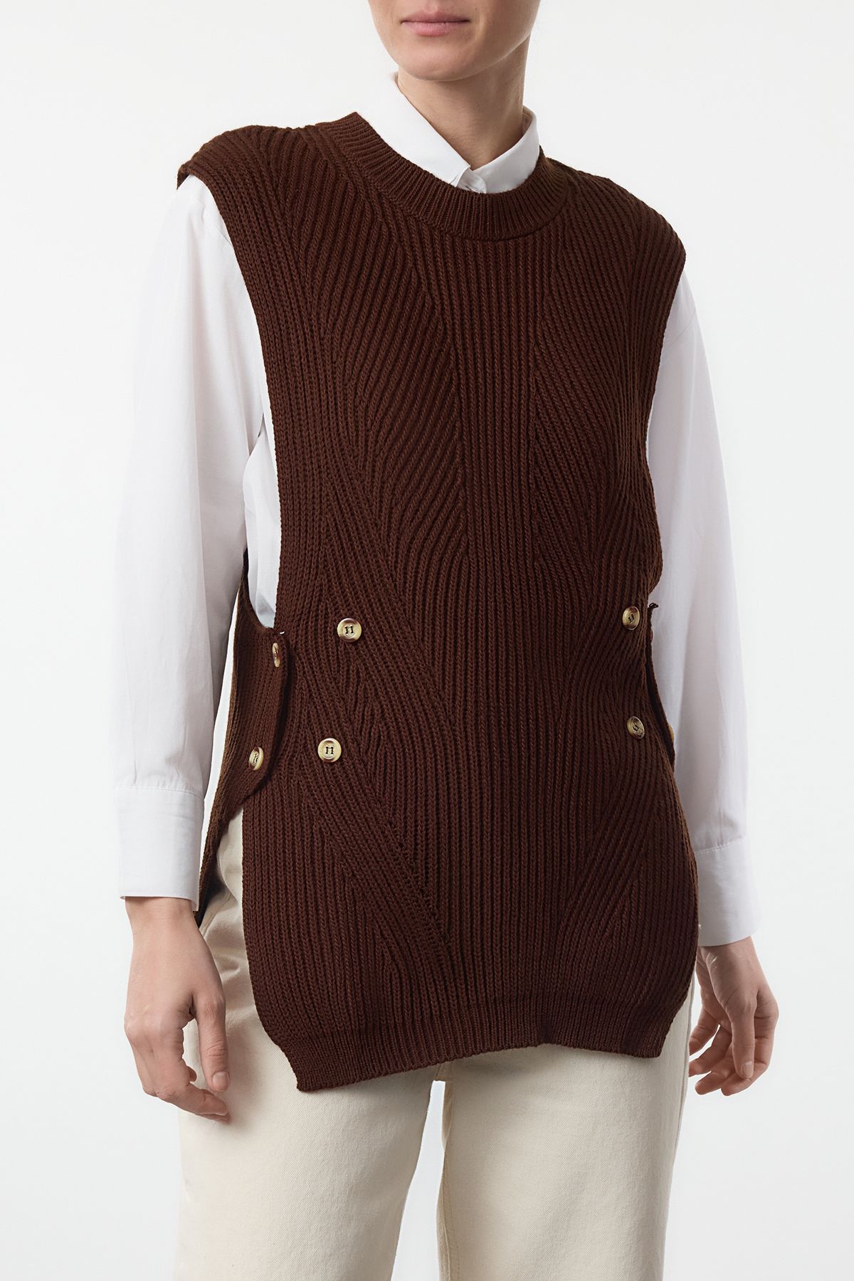 Edit by Trendyol Brązowy Sweter Z Okrągłym Dekoltem I Guzikami Tedaw25sv00007 Kobieta - S/M
