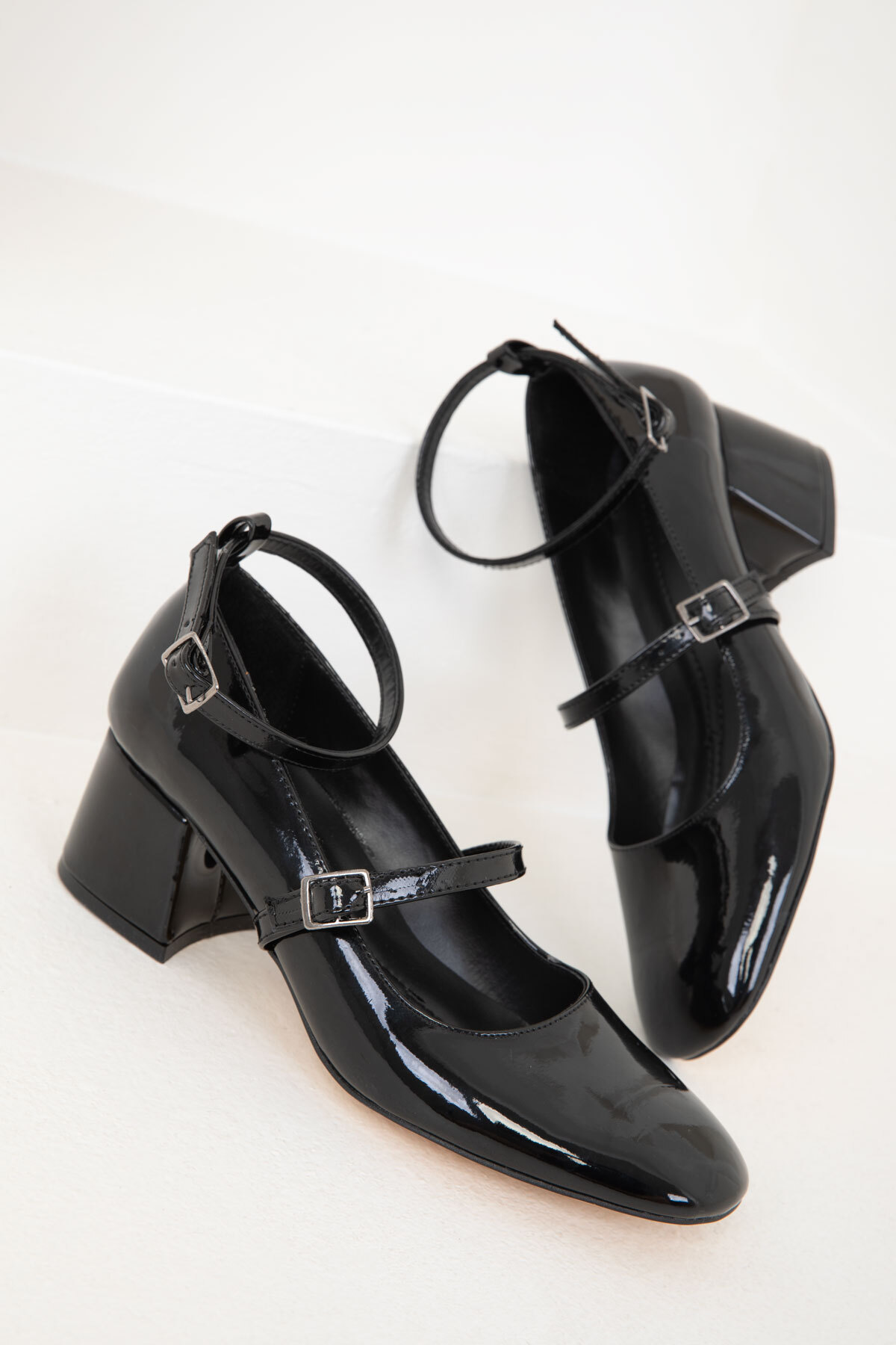 SOHO  Siyah Rugan Kadın Klasik Topuklu Ayakkabı 19918 - Görsel 2