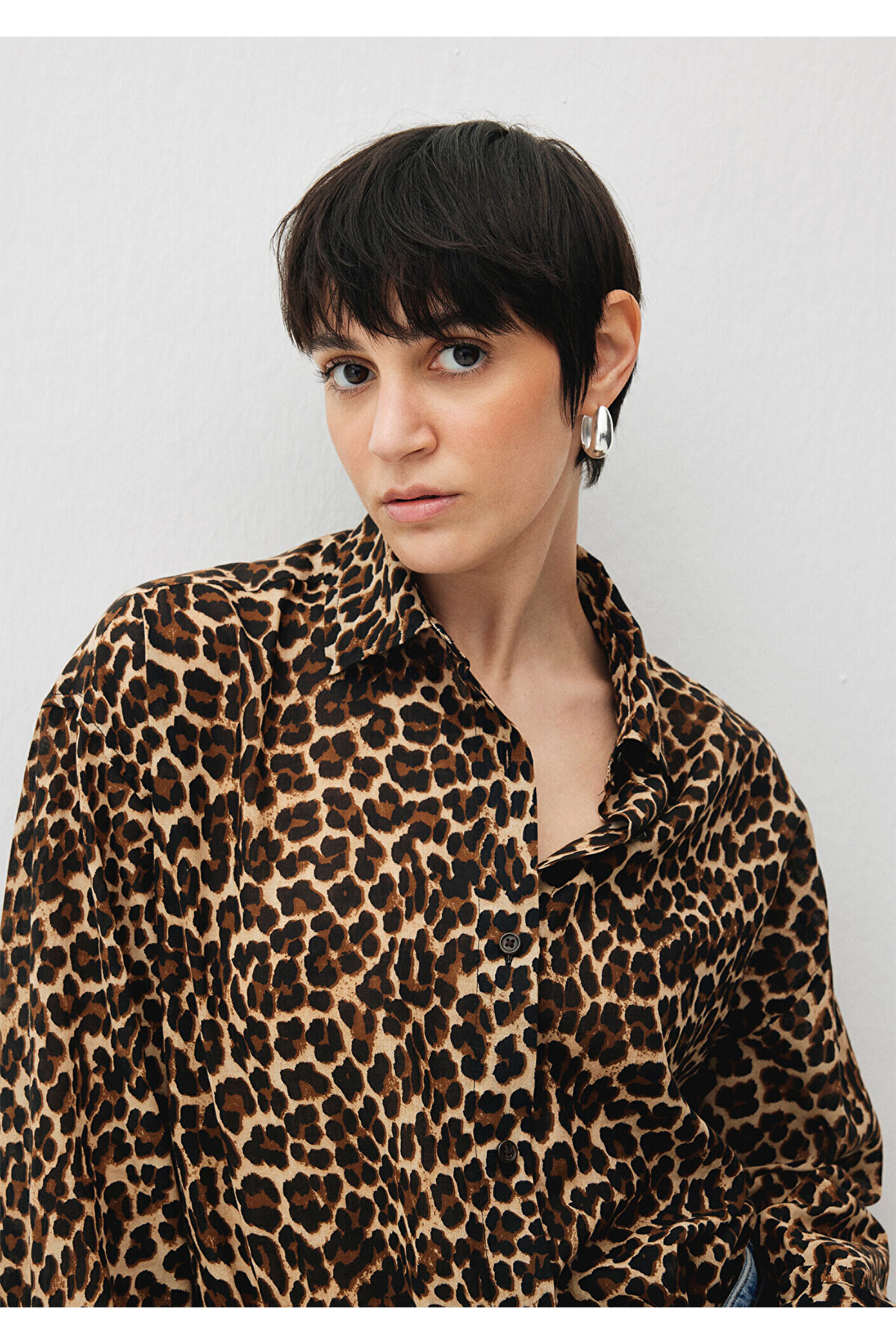 Leopar Baskılı Gömlek Loose Fit / Bol Rahat Kesim 1210983-88691 — قهوه‌ای — تصویر 6 از 6