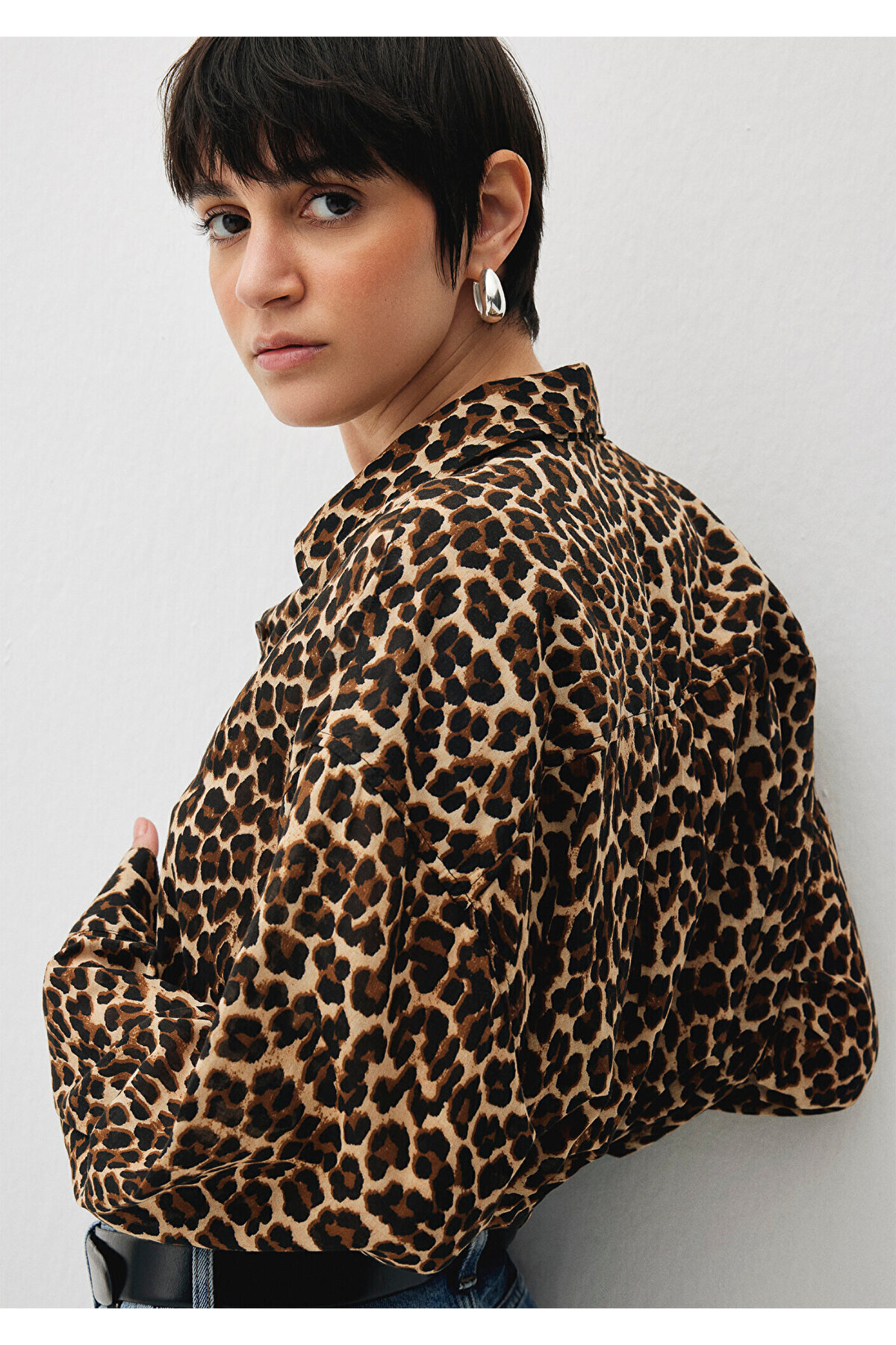 Leopar Baskılı Gömlek Loose Fit / Bol Rahat Kesim 1210983-88691 — قهوه‌ای — تصویر 2 از 6