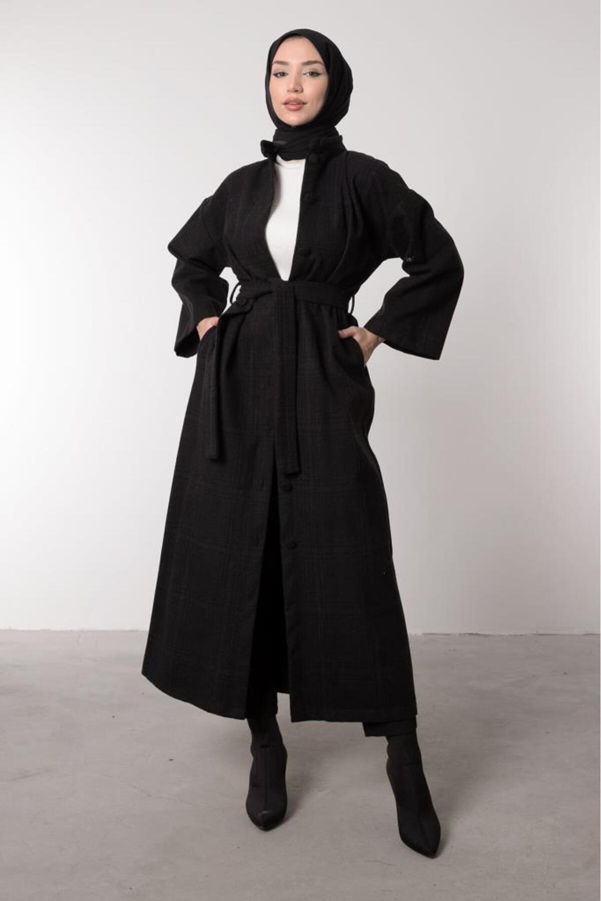 Judge Yaka Wide Arm Detailed Stamp Hijab Coat Black