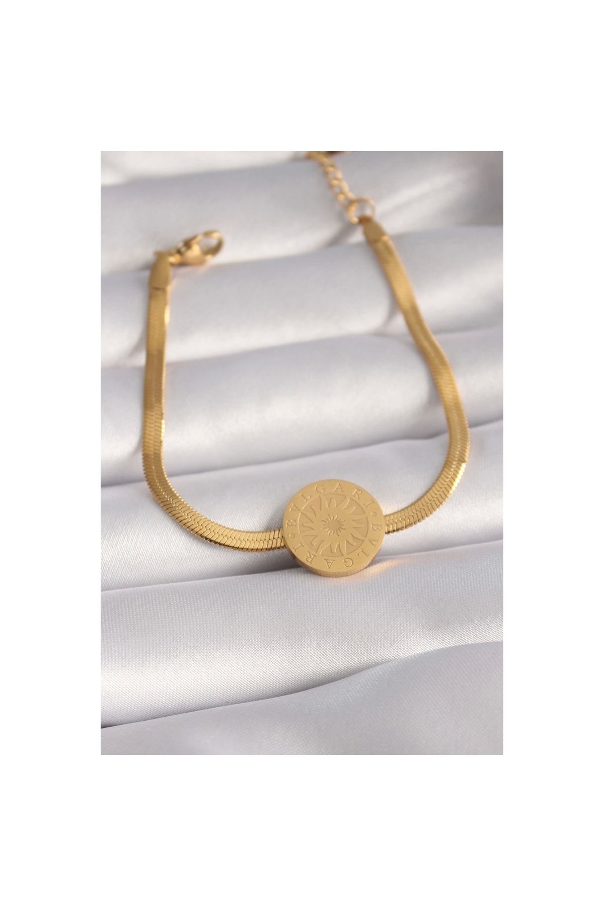 Narnuga 316L Çelik Gold Renk İtalyan Zincir Model İşlemeli Madalyon Figür Kadın Bileklik - TJ-BB5933