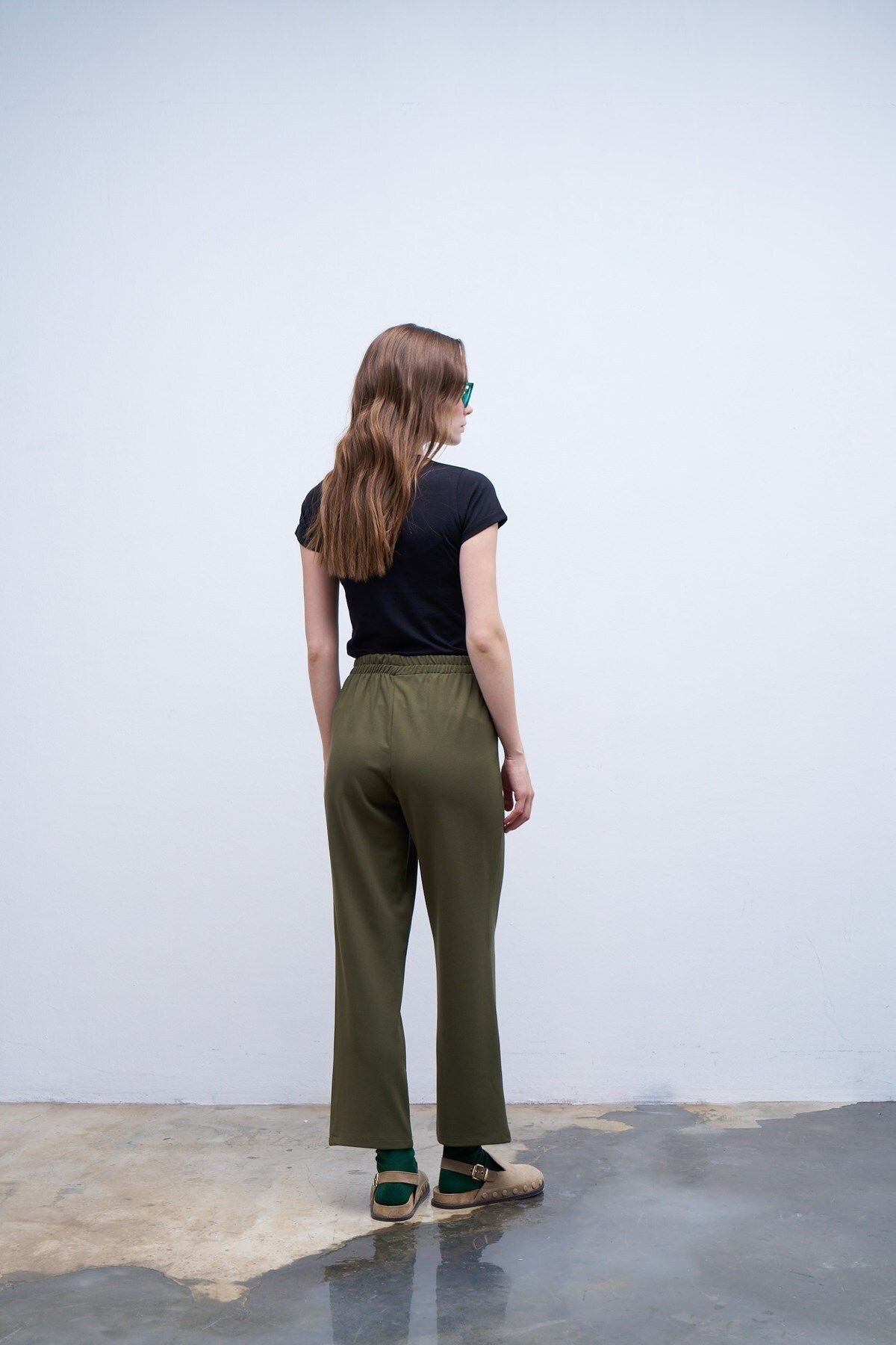 QANU-Khaki Maria Pipe Leg Trousers 3