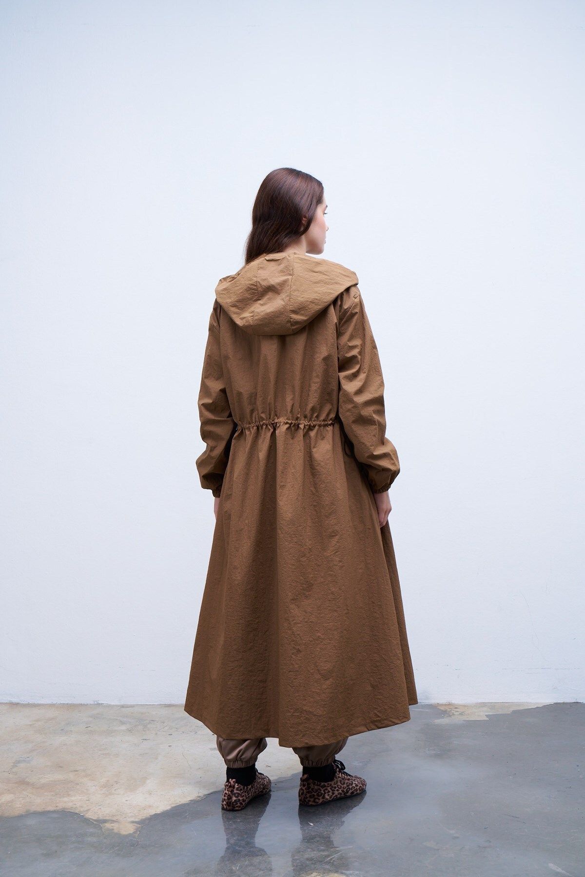 QANU-Tan Parla Raincoat 3