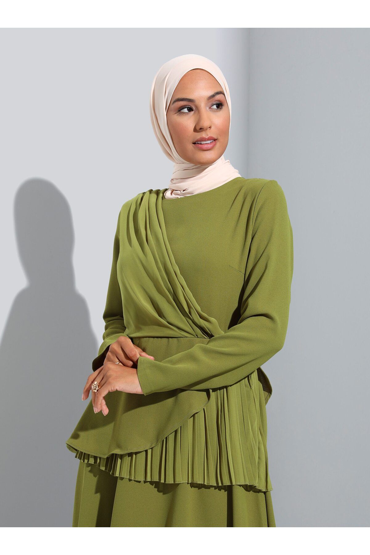 Refka-Chiffon Pleated Detailed Hijab Evening Dress - Oil Green - 2