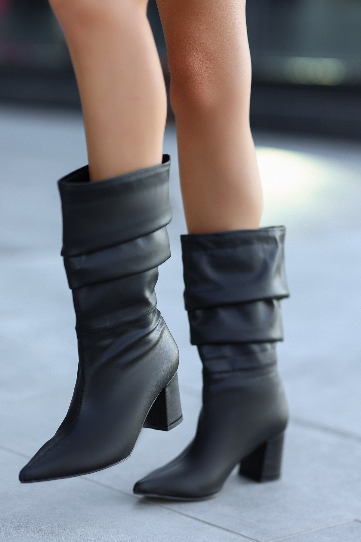 Ceet Markets-Black Leather Heeled Boots 1