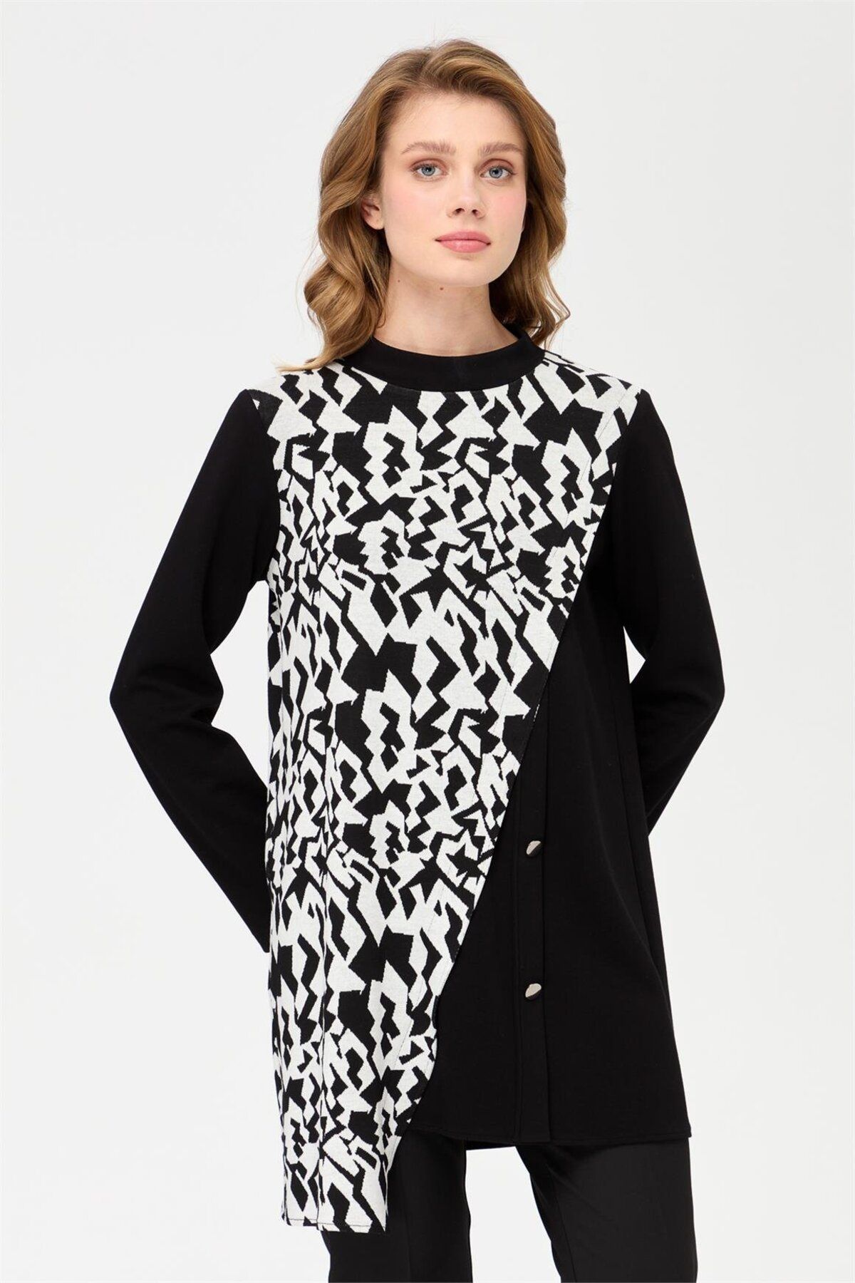 Esswaap-Geometric Pattern Combination Asymmetric Pattern Tunic Black 2