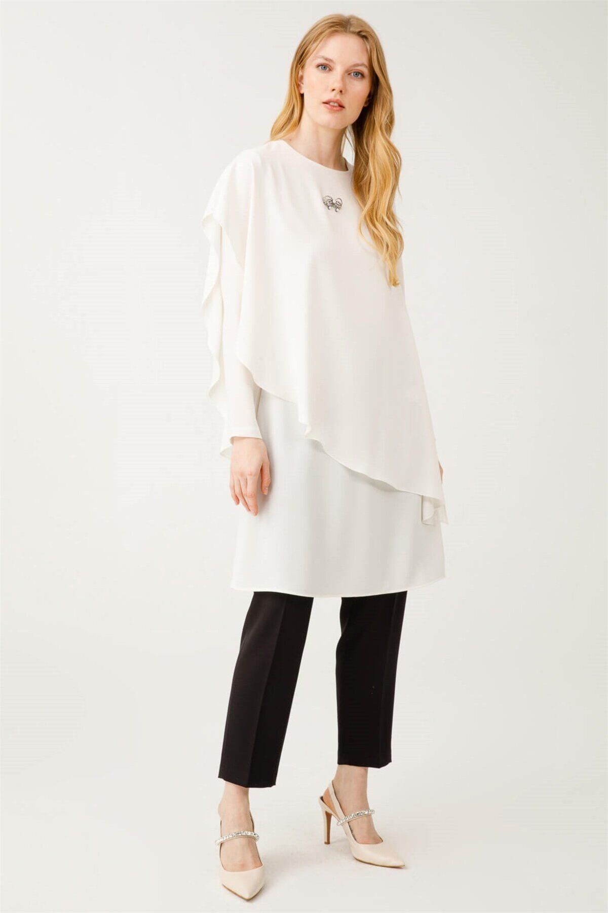 Esswaap-Two-Layer Flowing Tunic with Brooch Collar Ecru 2