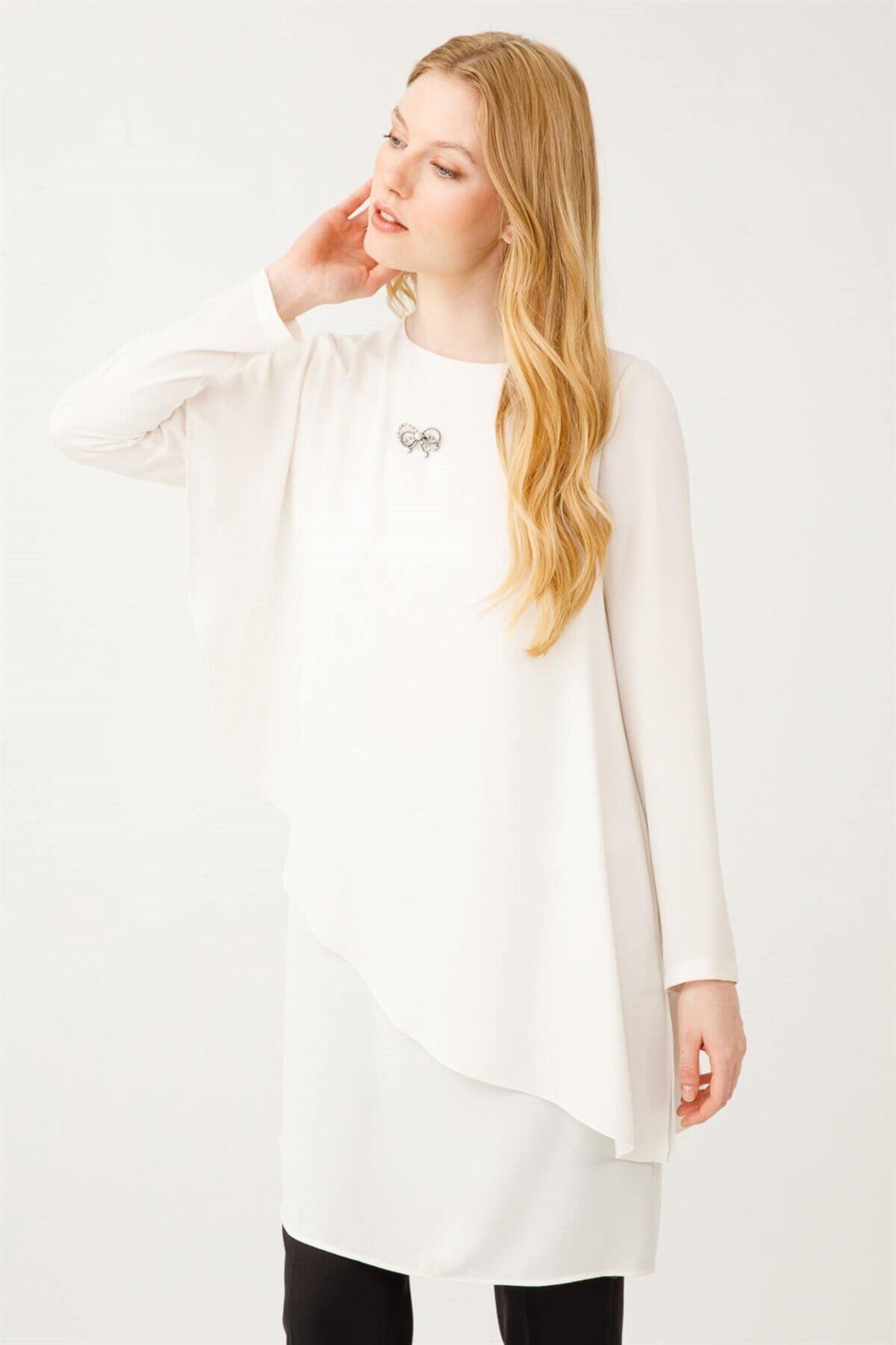 Esswaap-Two-Layer Flowing Tunic with Brooch Collar Ecru 4
