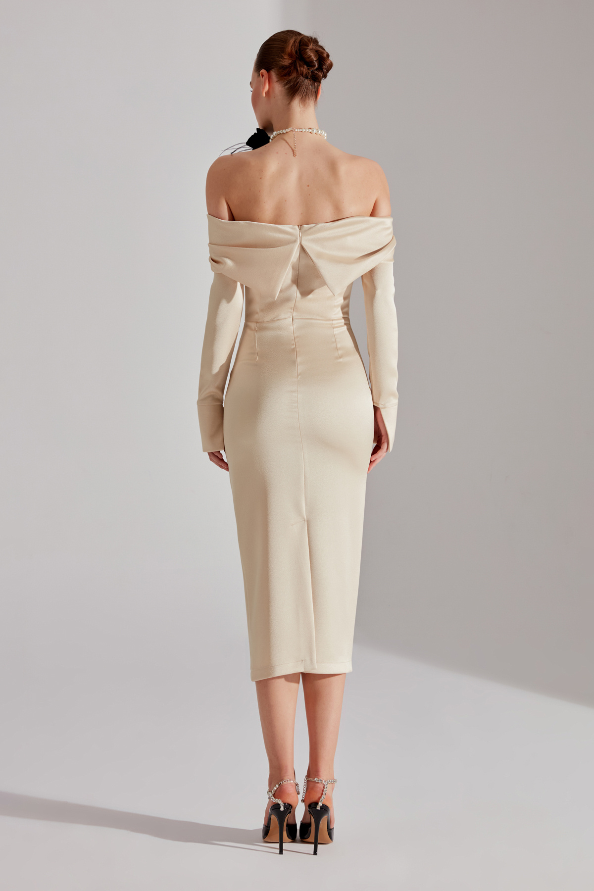 BETTY & SAM-Rochie Nancy Champagne cu fustă creion cu umeri 6