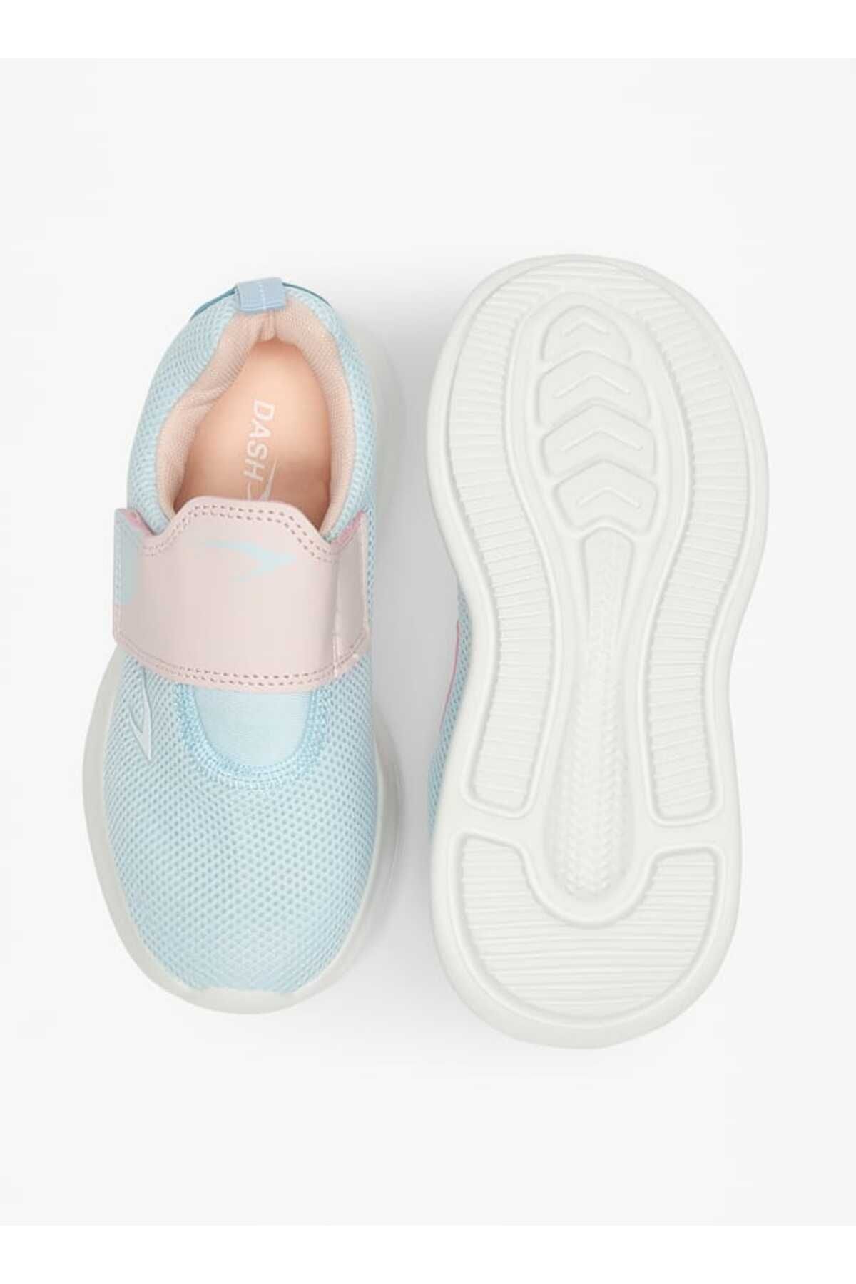 Dash-Textured Sports Shoes with Hook and Loop Closure 5
