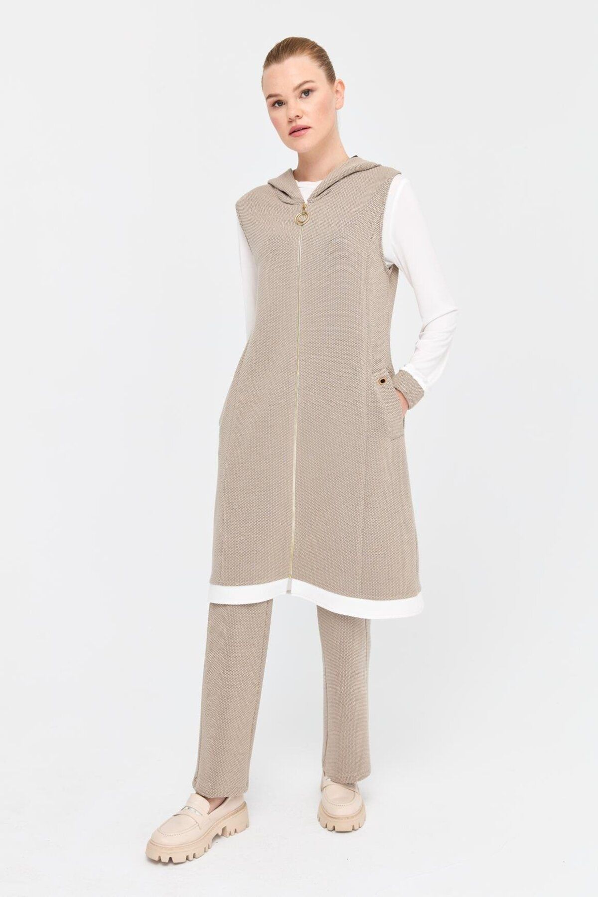Esswaap-Mink Pique Textured Suit with Inner and Outer Vest 2