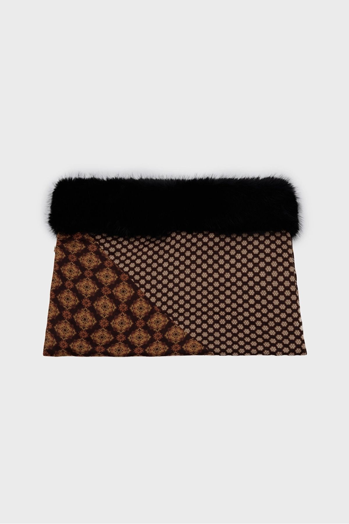 Gusto-Camel Patterned Sheepskin Shawl 3