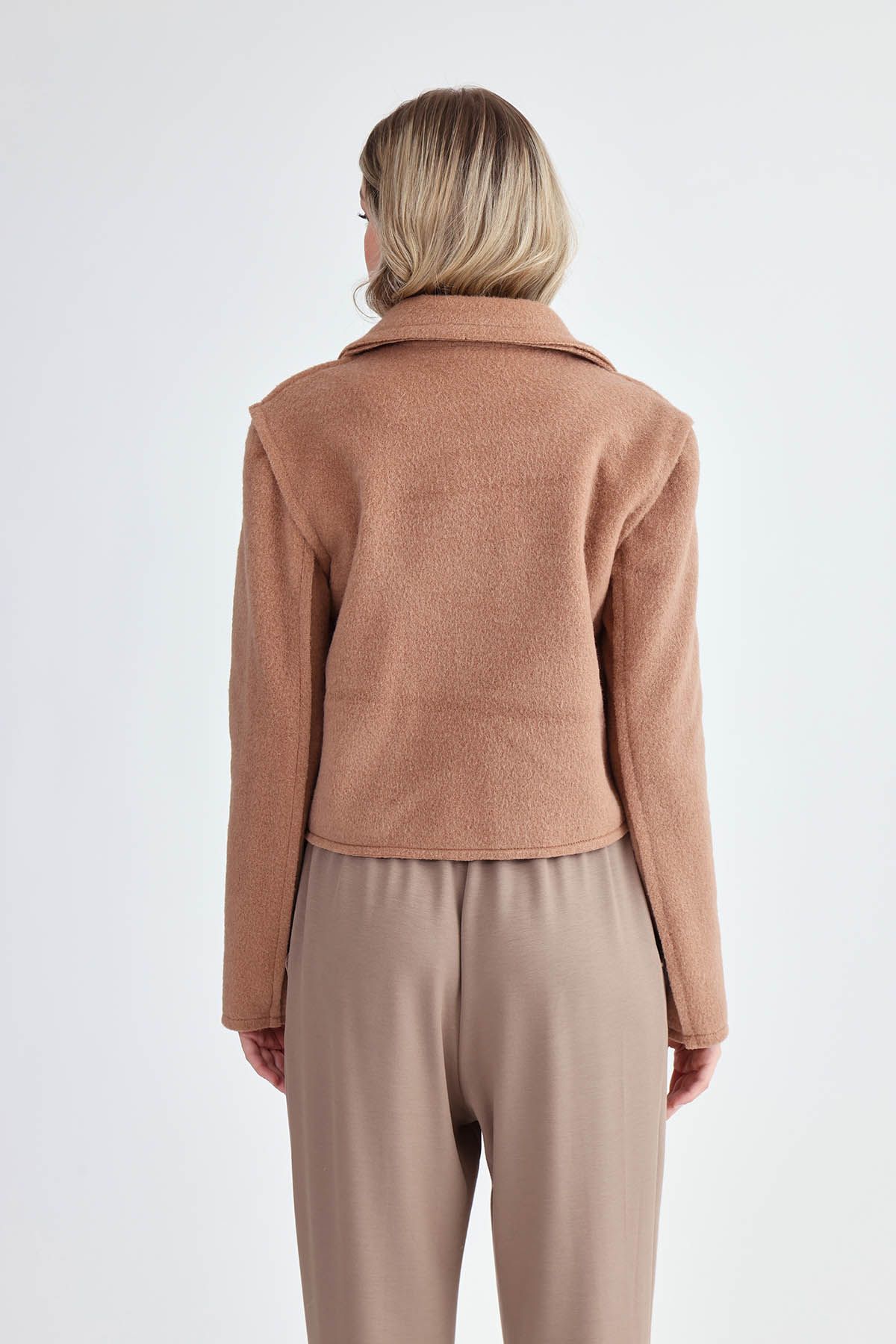 Vitrin-Gold Buttoned Reverse Stitching Felt Fabric Crop Jacket 5