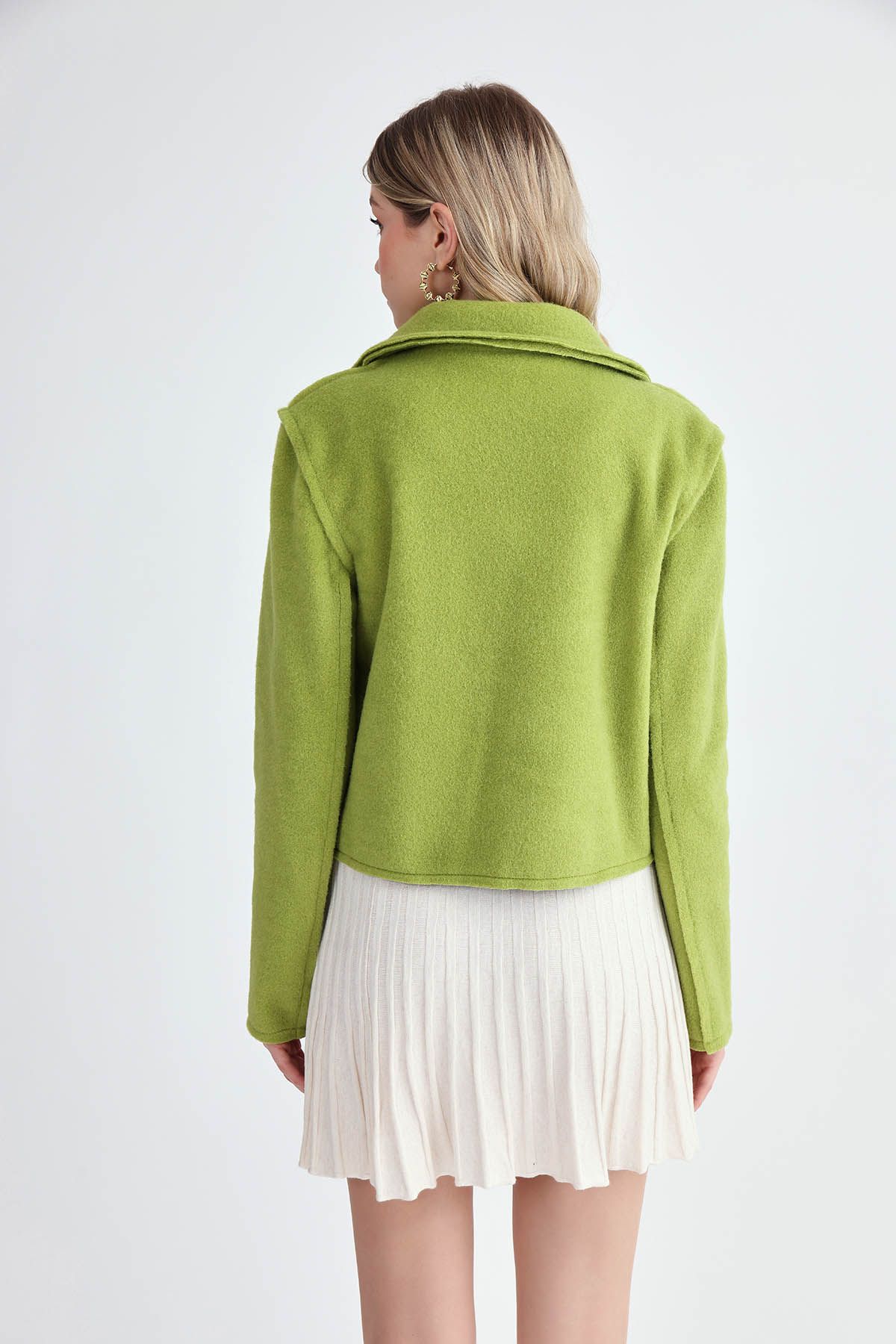 Vitrin-Gold Buttoned Reverse Stitching Felt Fabric Crop Jacket 4