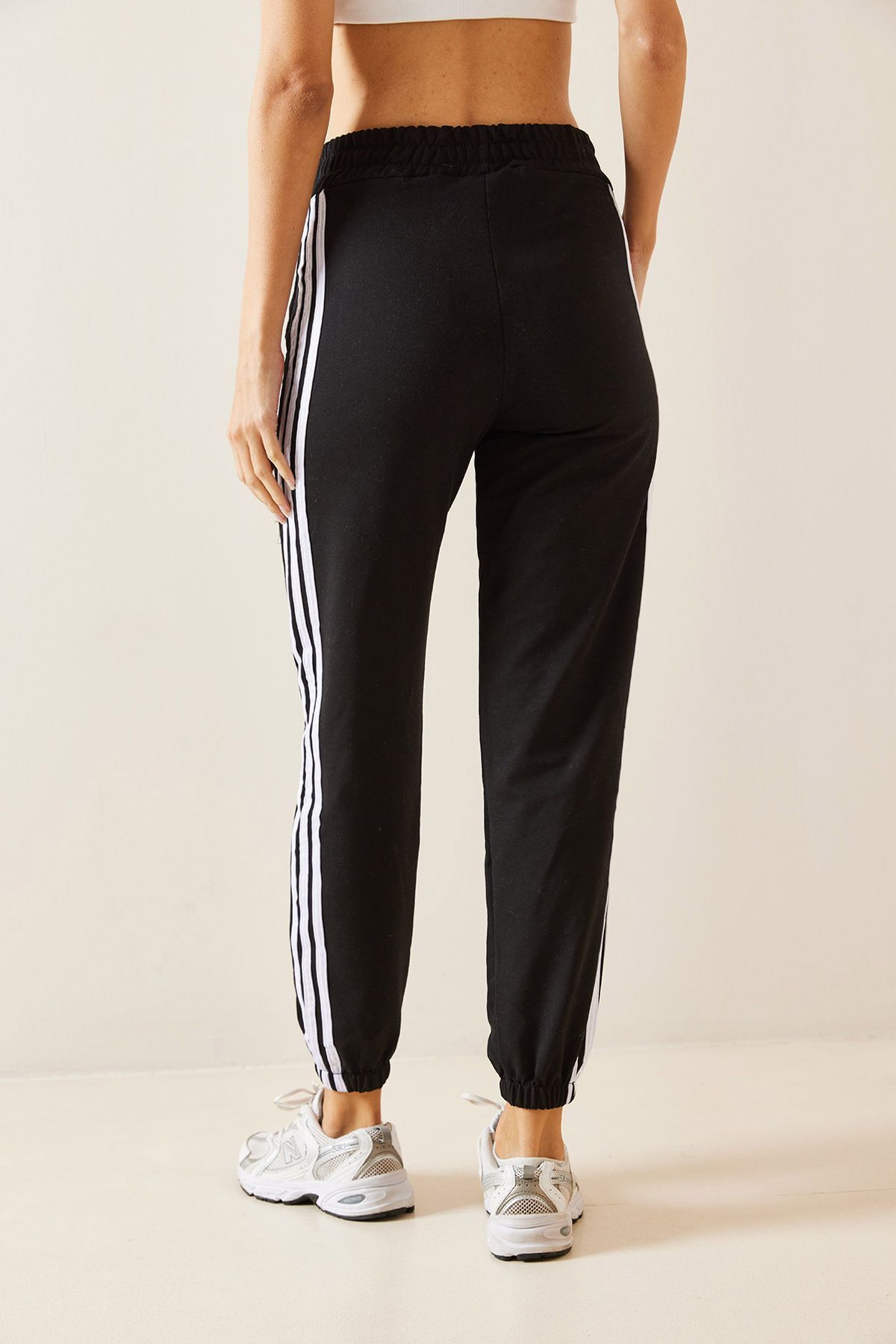 XHAN-Black Side Striped Sweatpants 5Kxk8-48990-02 6