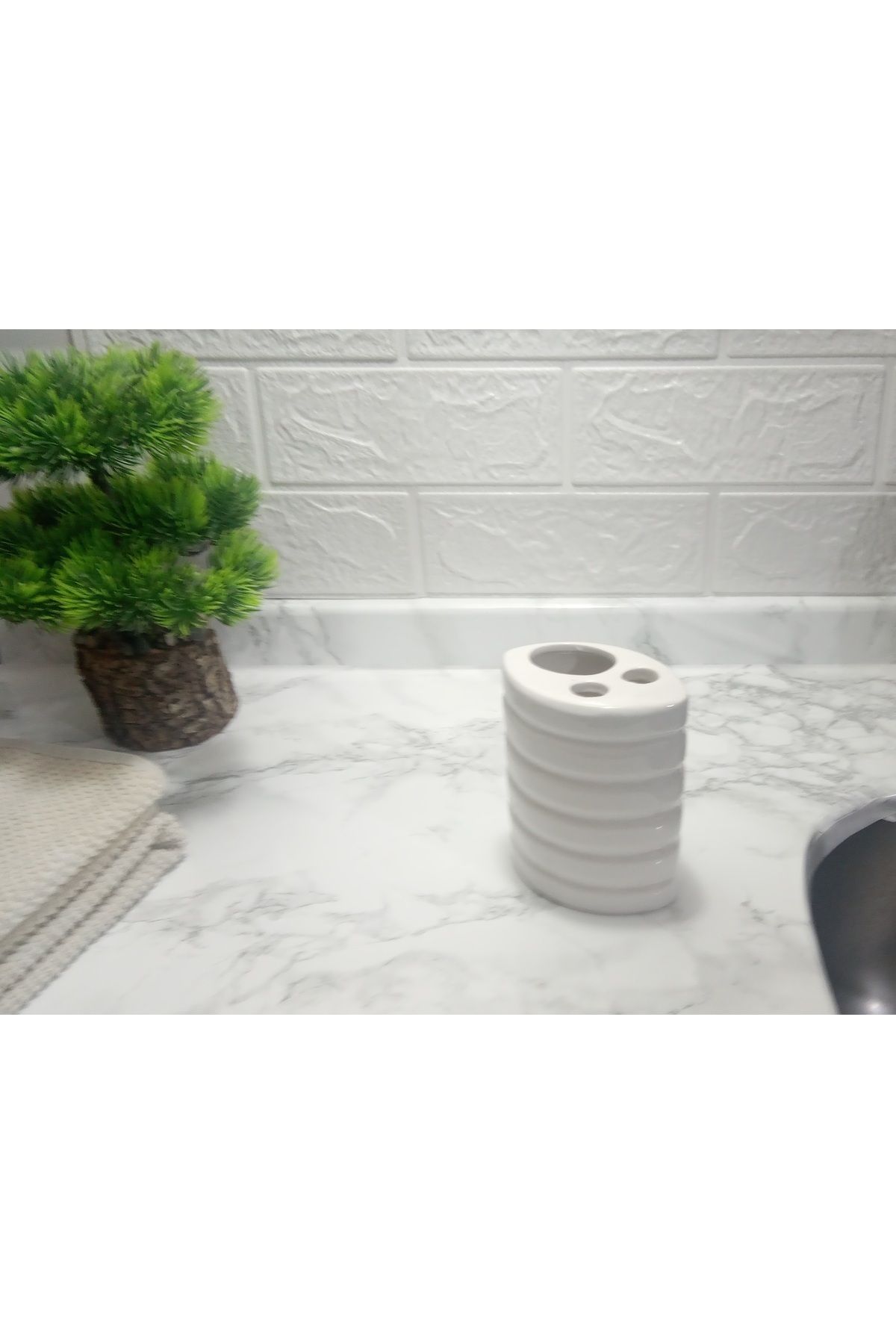 Bosphorus-9X6X11CM Ceramic External Brush Holder Oval Striped Bathroom Set 4