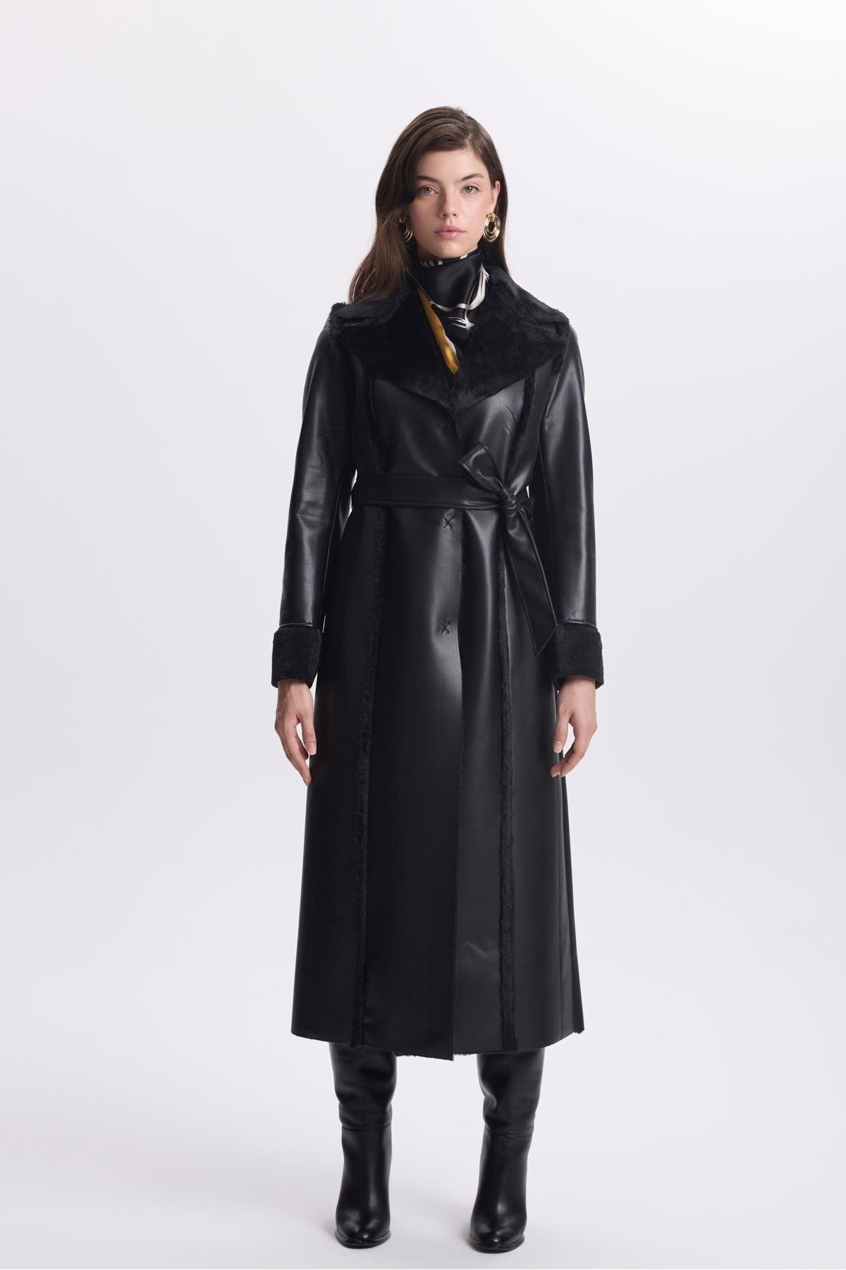 Zühre-Wide Collar Fur Detailed Black Coat 13633 1