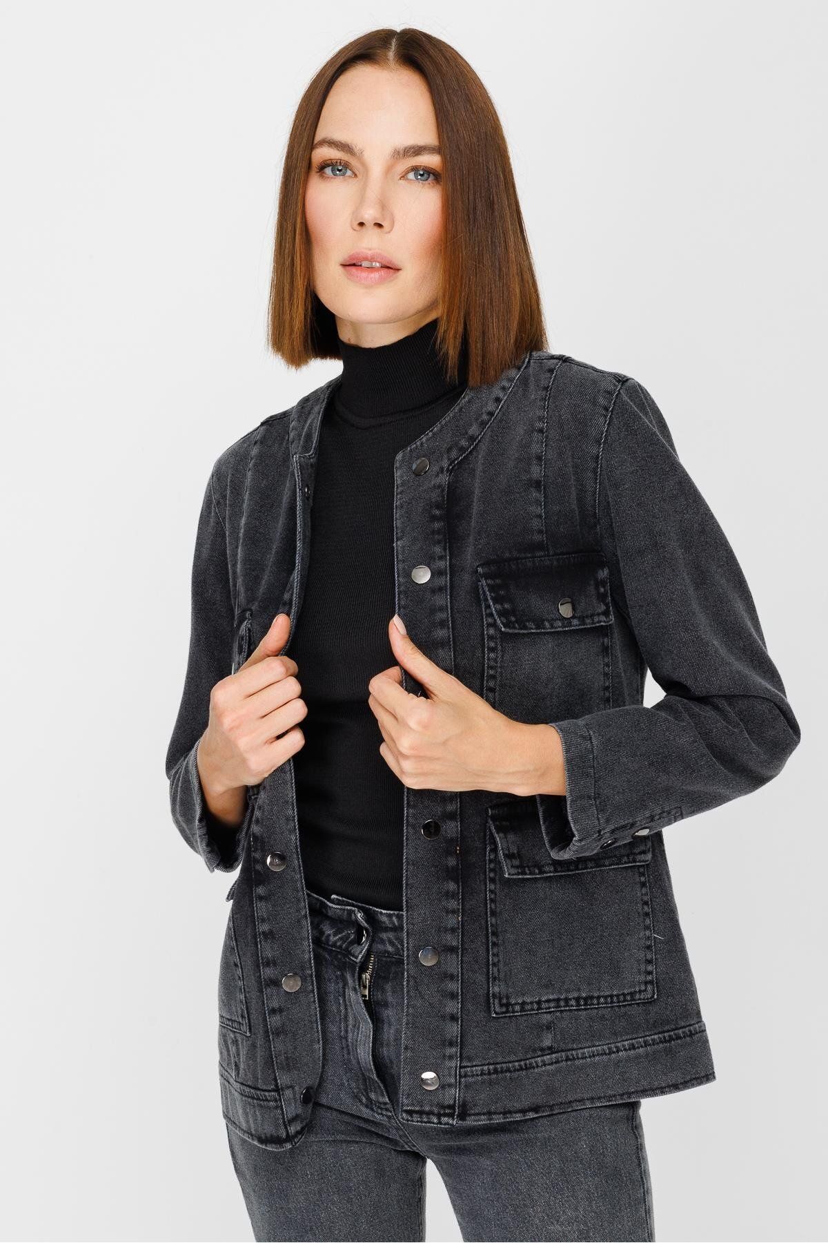 accort-Black Denim Jacket - with Pocket Details 7