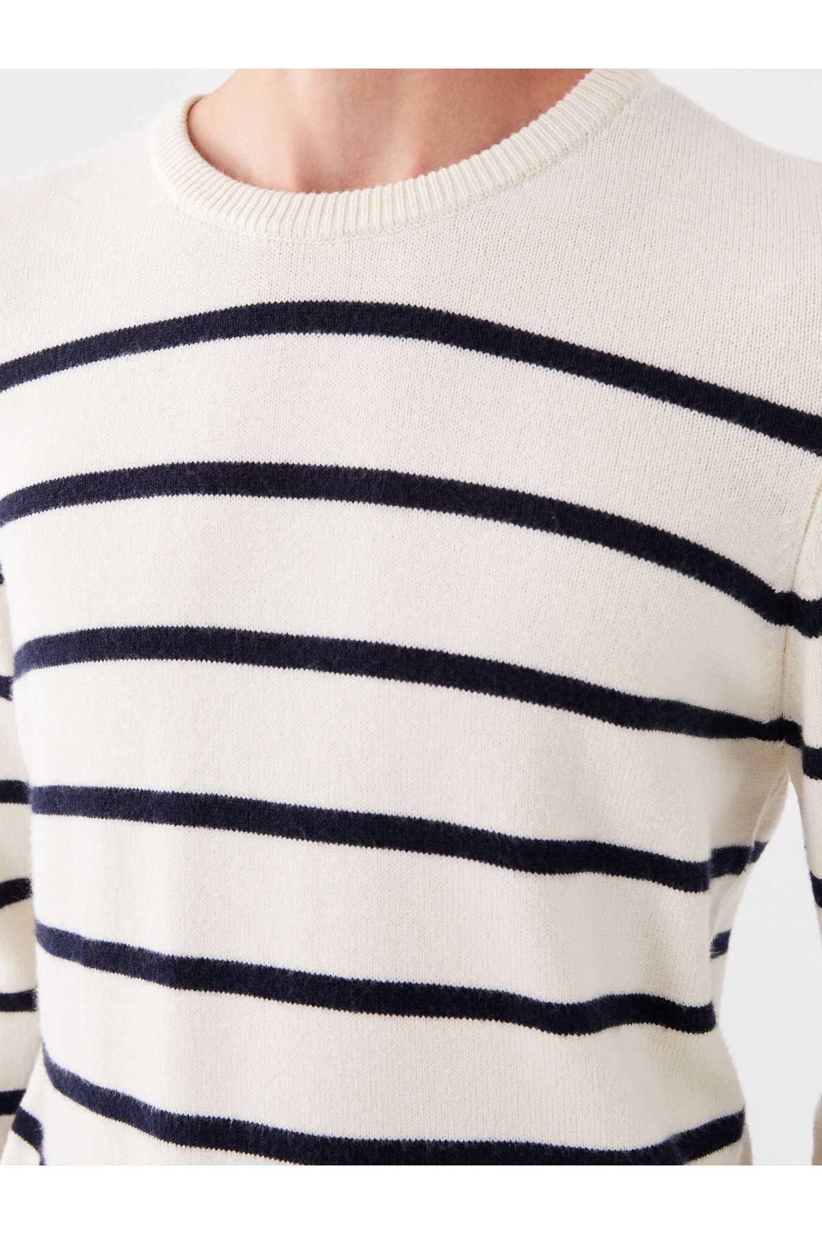 LC Waikiki-Crew Neck Long Sleeve Striped Men's Knitwear Sweater 4