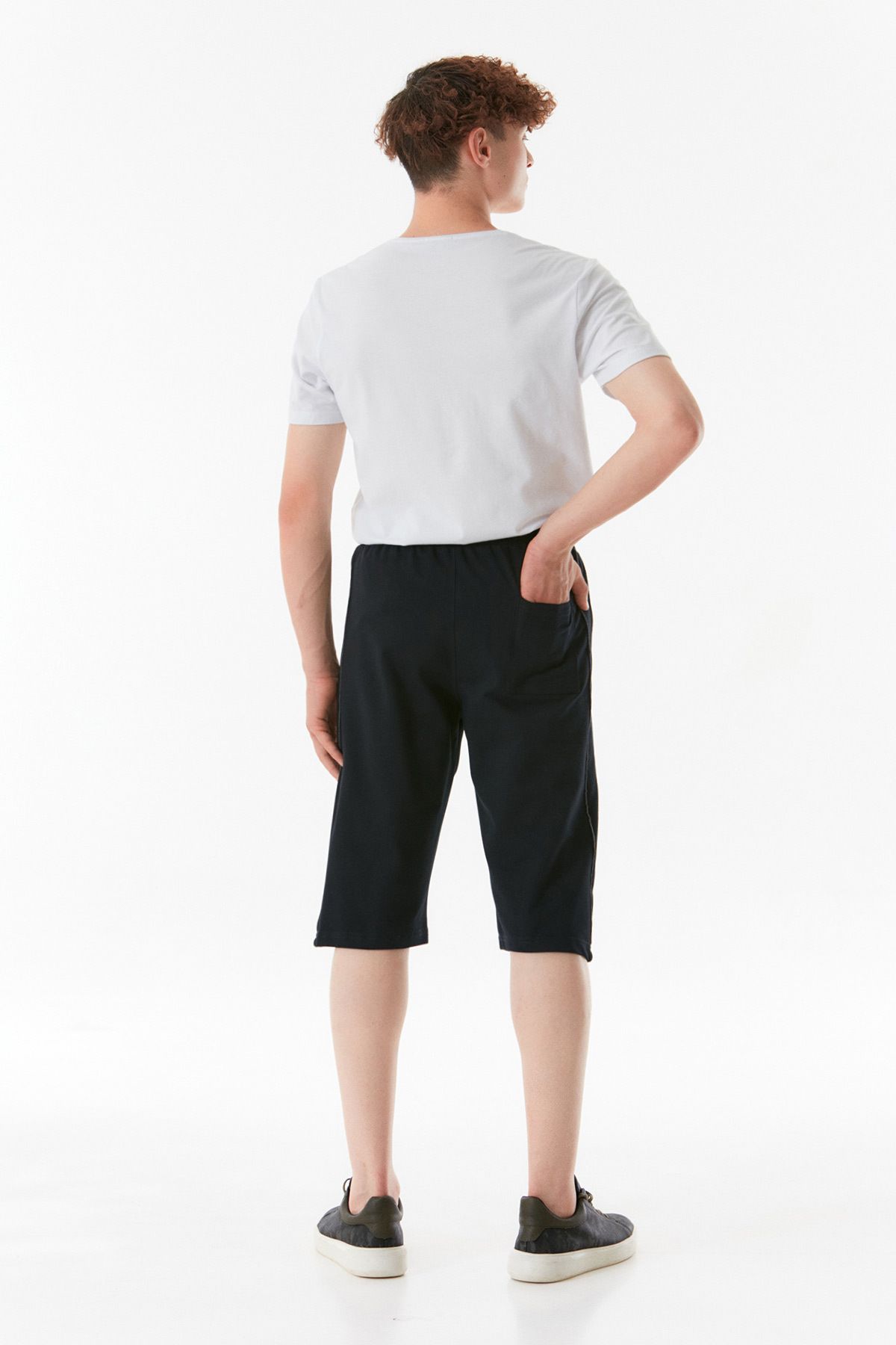 Fulla Moda-Basic Shorts with Pockets and Elastic Waist 6
