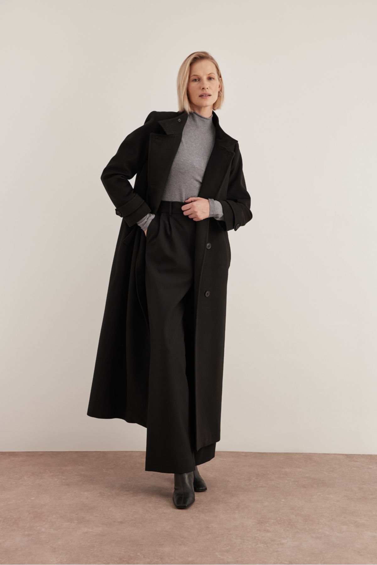 Aker-Judge Collar False Sleeve Coat 2