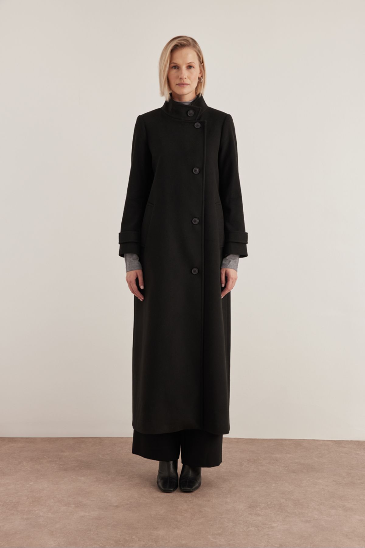 Aker-Judge Collar False Sleeve Coat 6