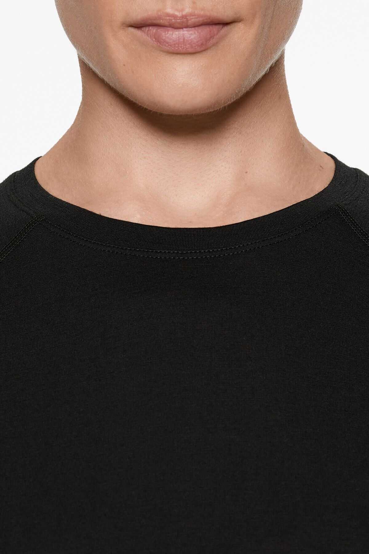 Oysho-Performance base layers 100% merino wool top 4