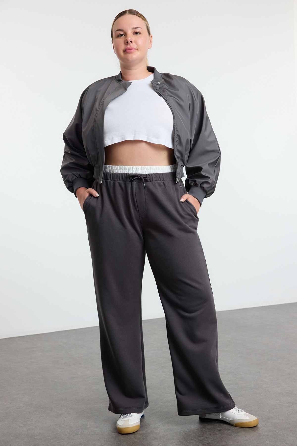 Trendyol Curve Anthrazitfarbene Strick-jogginghose In Übergröße – Breites Bein Und Taillendetail für Damen - 4XL