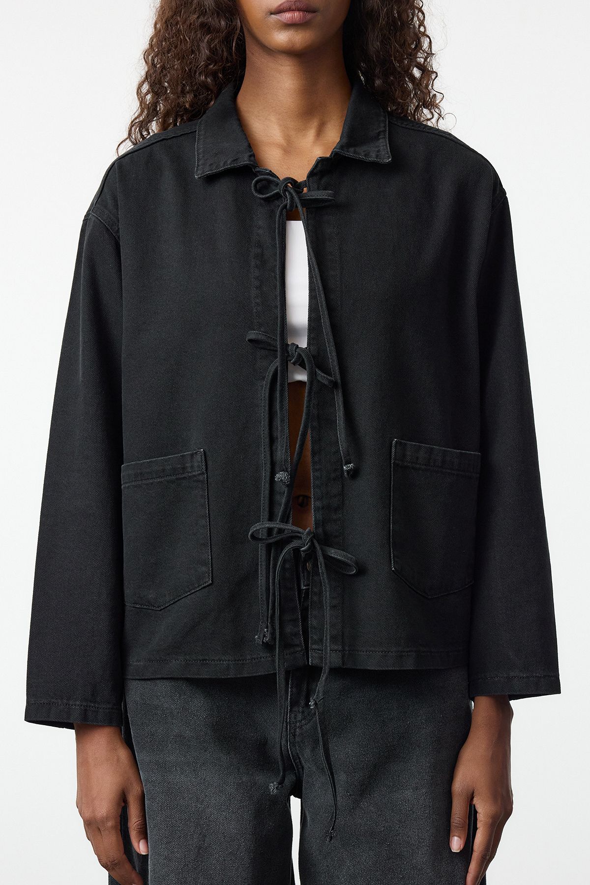 Trendyol Collection-Czarna, sznurowana, oversize'owa kurtka jeansowa Twoaw25Ce00023 3