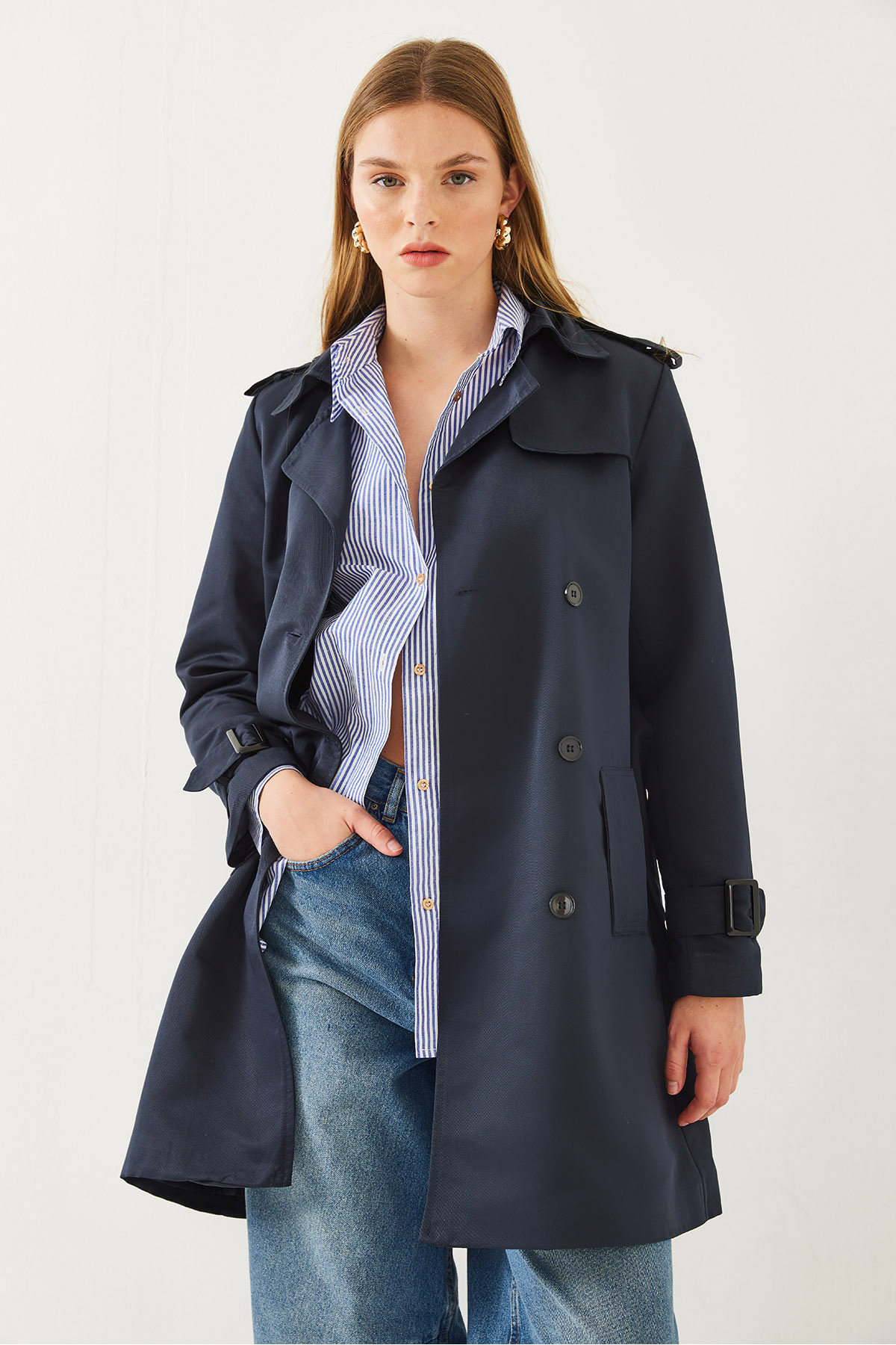 Bianco Lucci-Women's Back Aller Detailed Buckle Trench Coat 2459 60351023 2