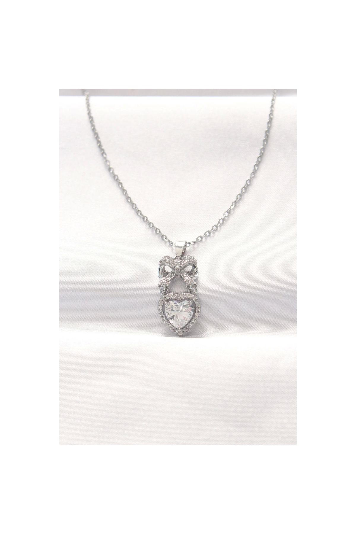 Narnuga 316L Çelik Silver Renk Zirkon Taşlı Kalpli Fiyonk Kolye - TJ-BKO8519