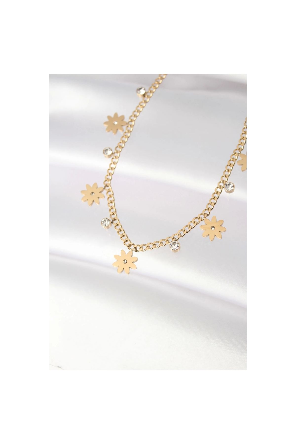 Narnuga 316L Çelik Taşlı Gold Renk Çoklu Çiçek Kolye - TJ-BKO8480